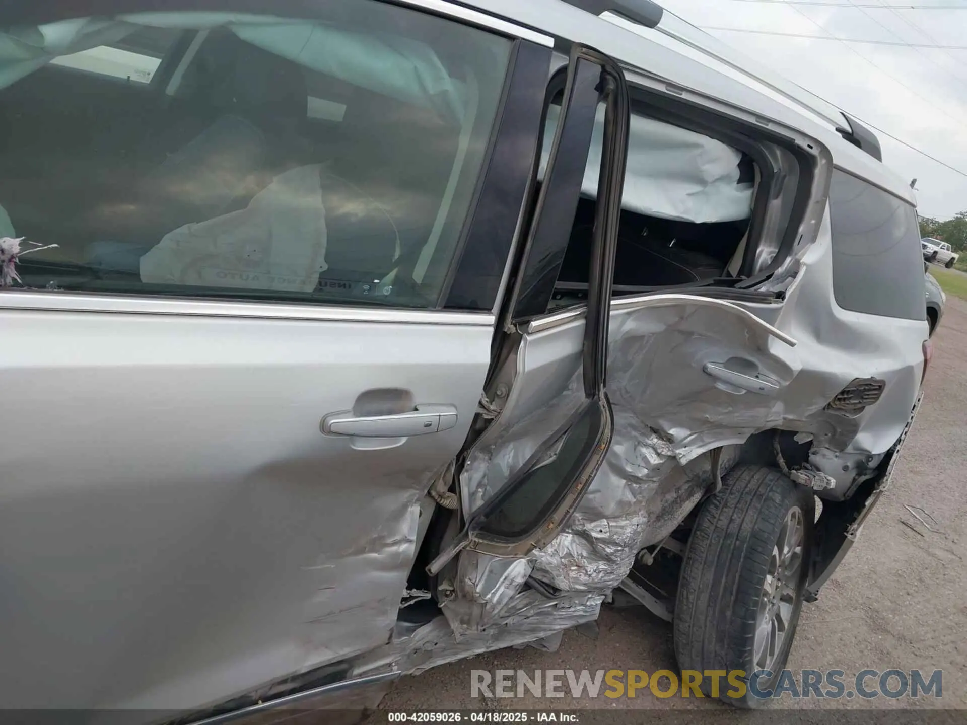 6 Photograph of a damaged car 1GKKNPLSXLZ194329 GMC ACADIA 2020