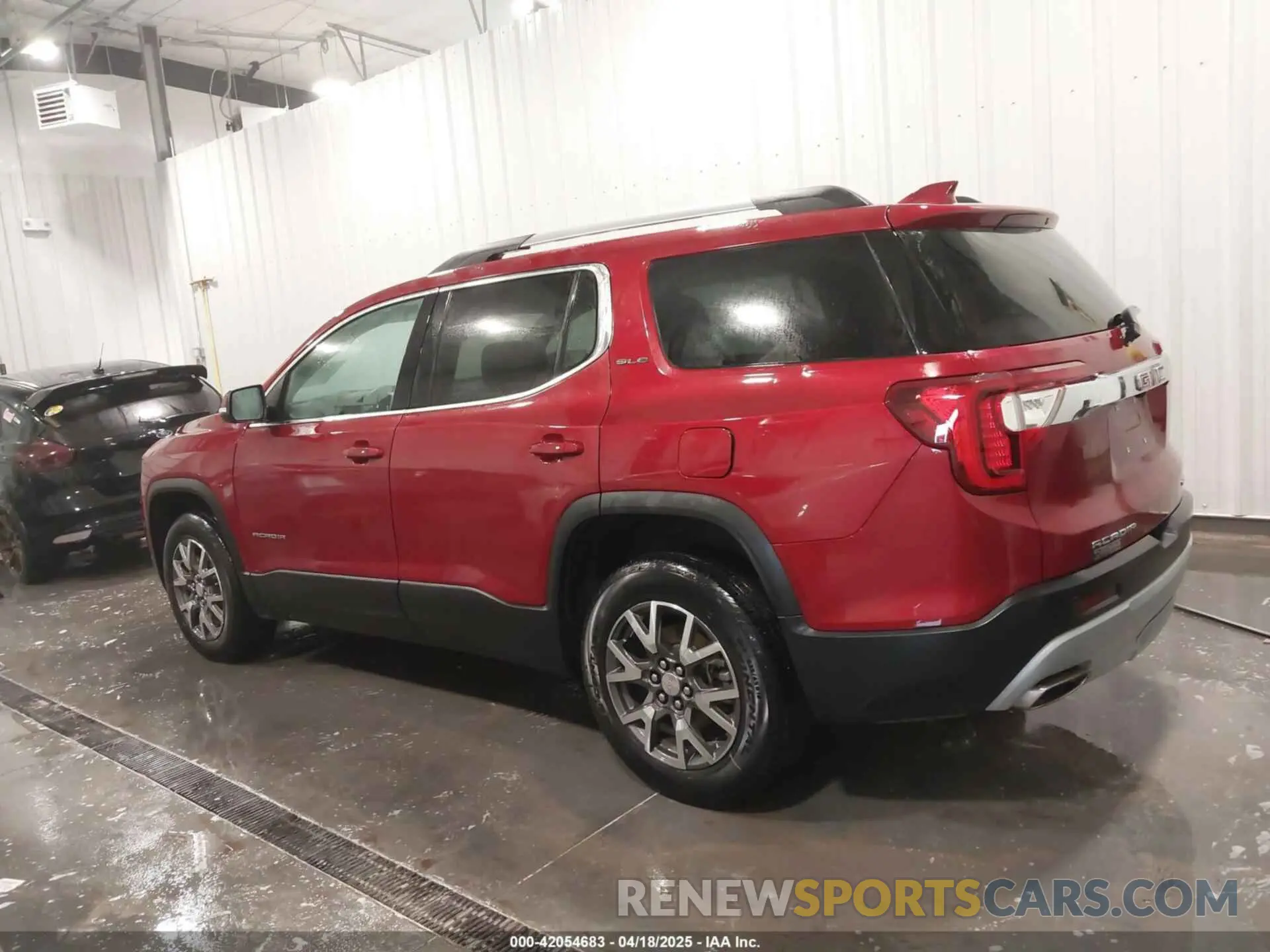 14 Photograph of a damaged car 1GKKNRL44LZ208206 GMC ACADIA 2020