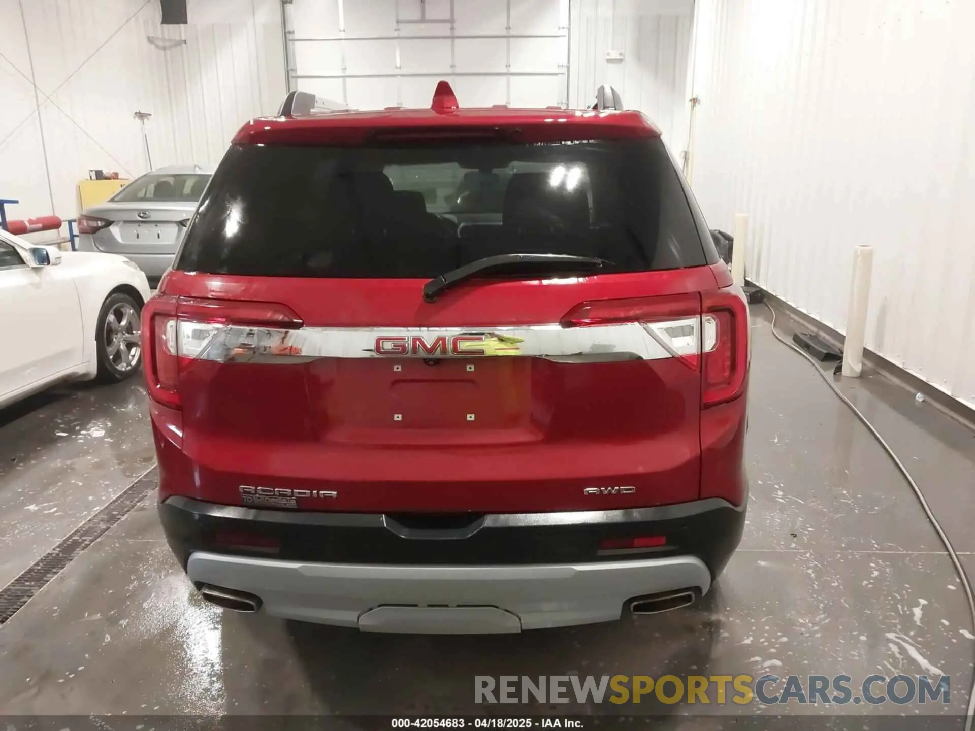 16 Photograph of a damaged car 1GKKNRL44LZ208206 GMC ACADIA 2020