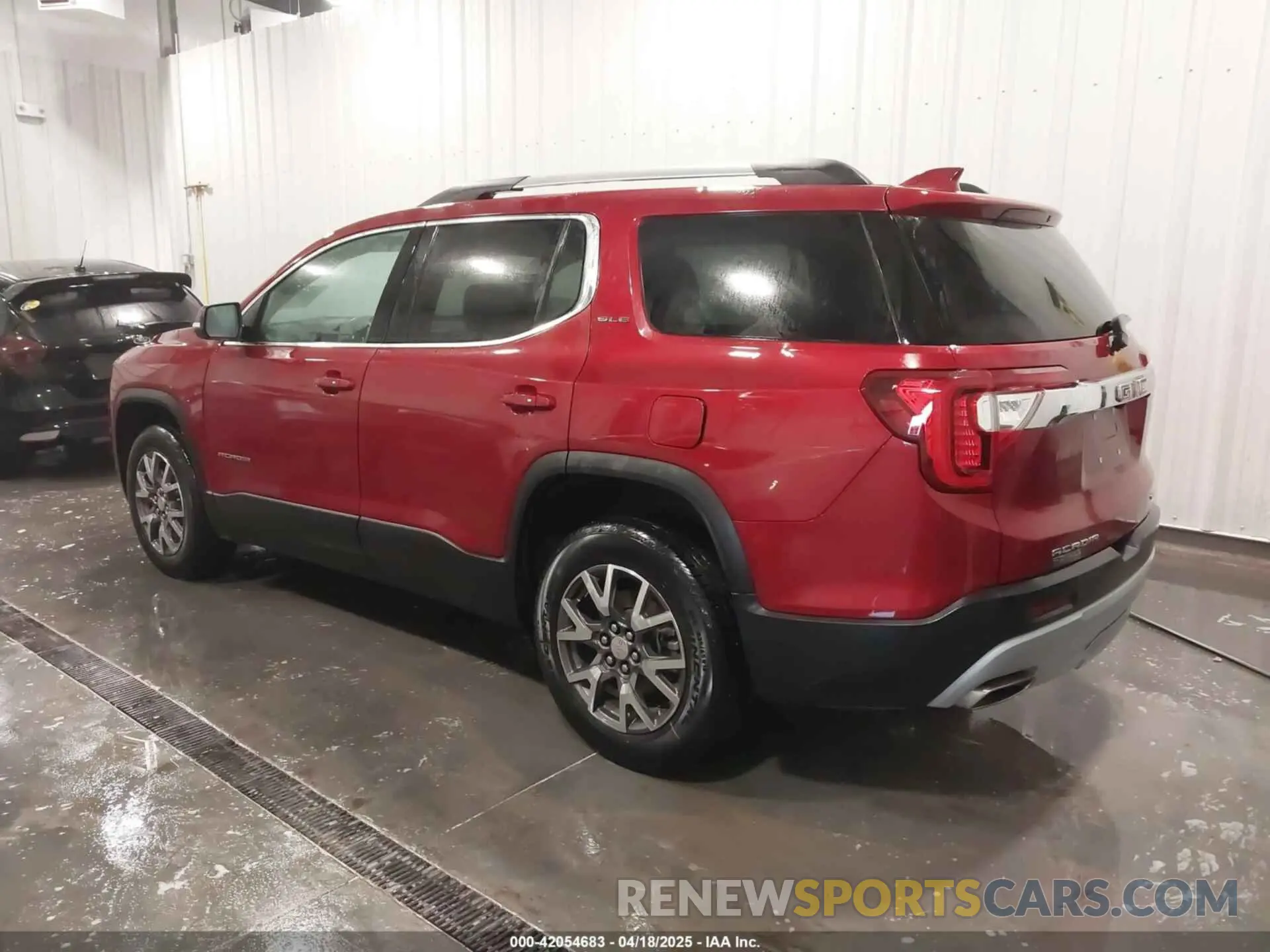 3 Photograph of a damaged car 1GKKNRL44LZ208206 GMC ACADIA 2020