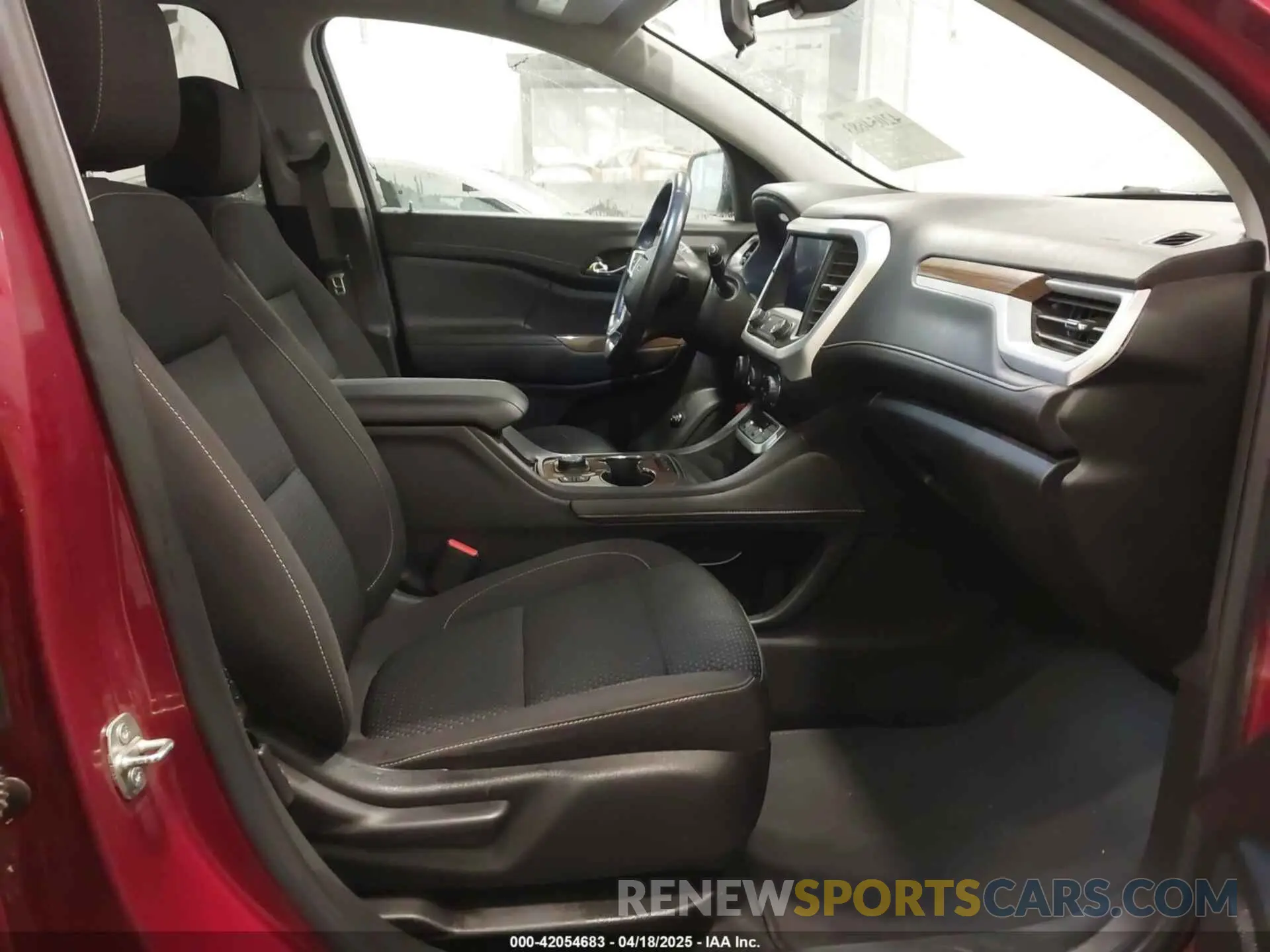 5 Photograph of a damaged car 1GKKNRL44LZ208206 GMC ACADIA 2020