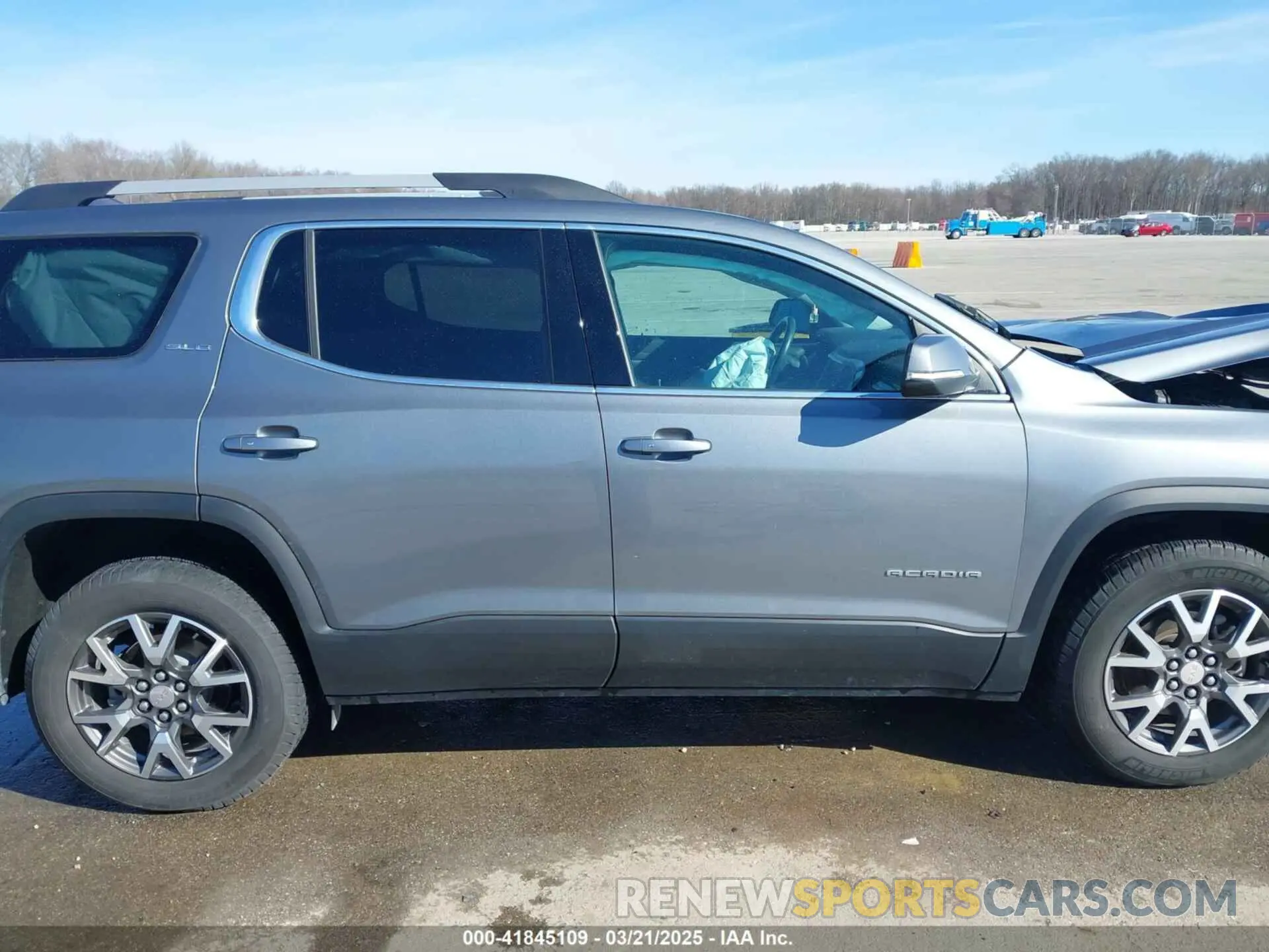 13 Photograph of a damaged car 1GKKNRL4XLZ183327 GMC ACADIA 2020