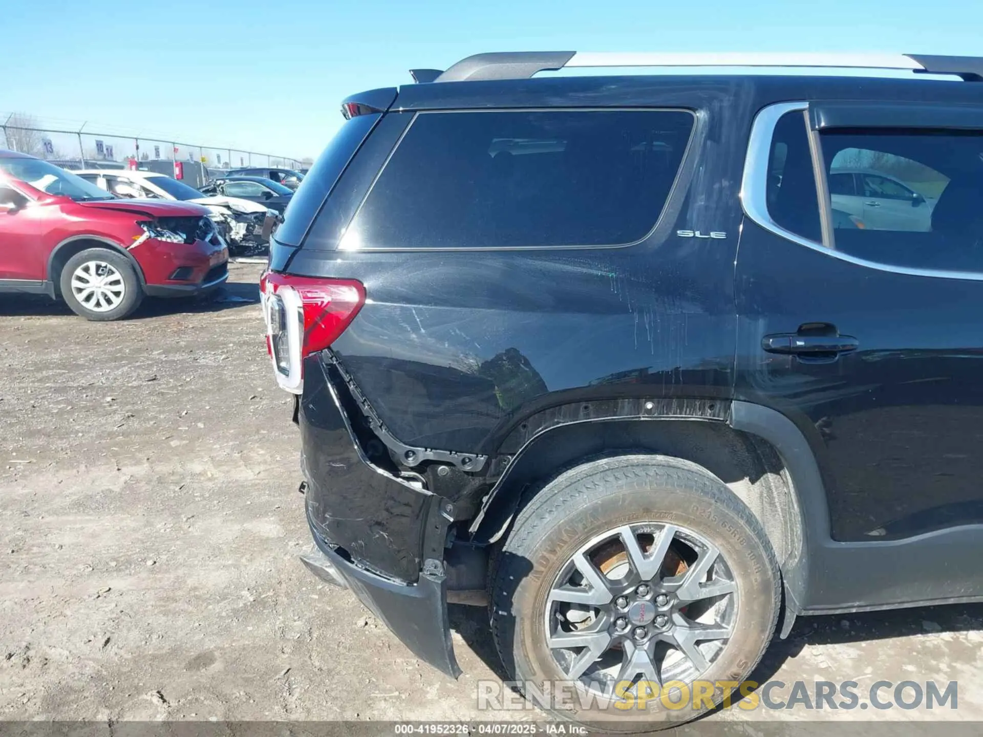 17 Photograph of a damaged car 1GKKNRLS0LZ220366 GMC ACADIA 2020