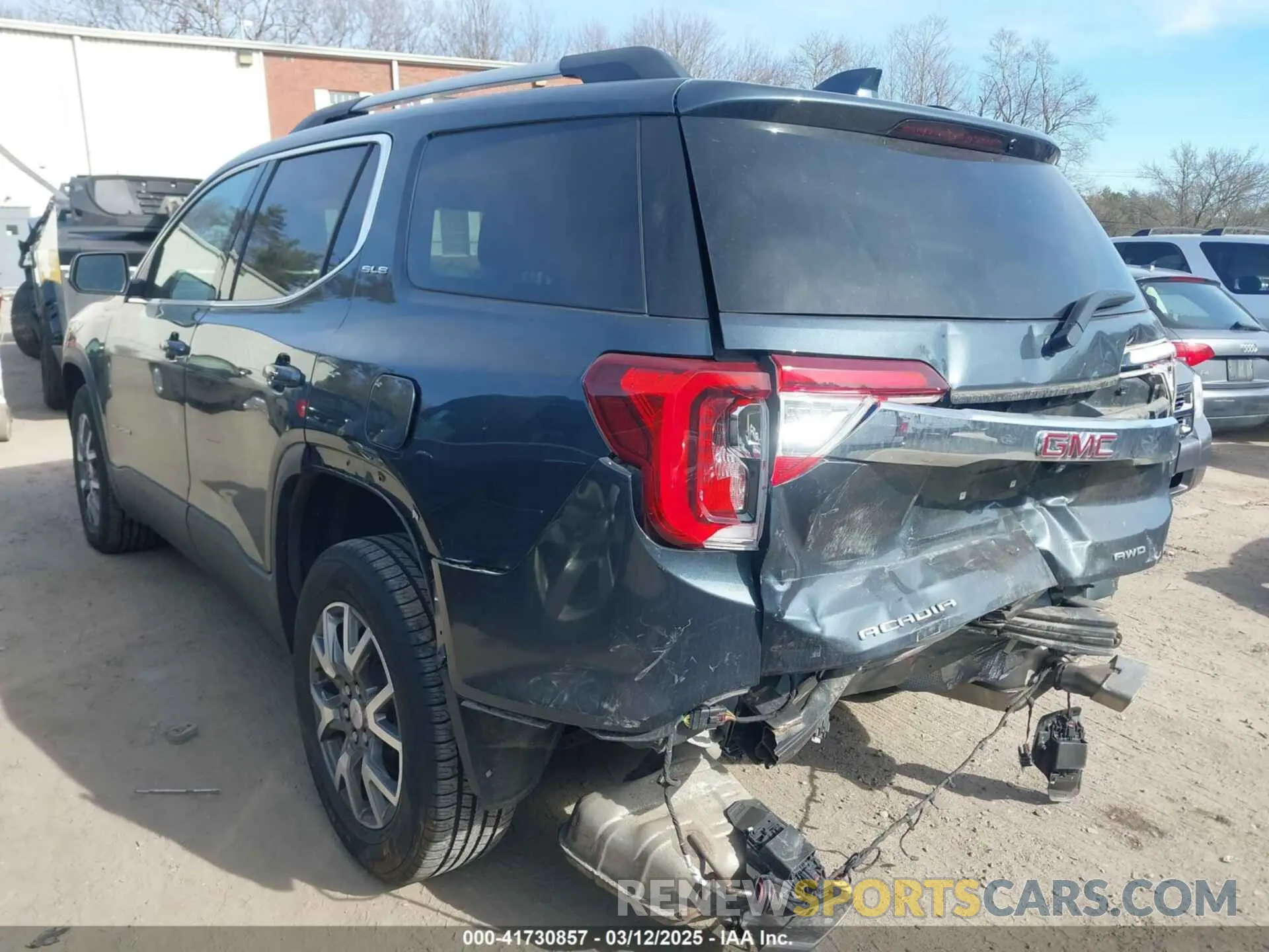 3 Photograph of a damaged car 1GKKNRLS1LZ224345 GMC ACADIA 2020