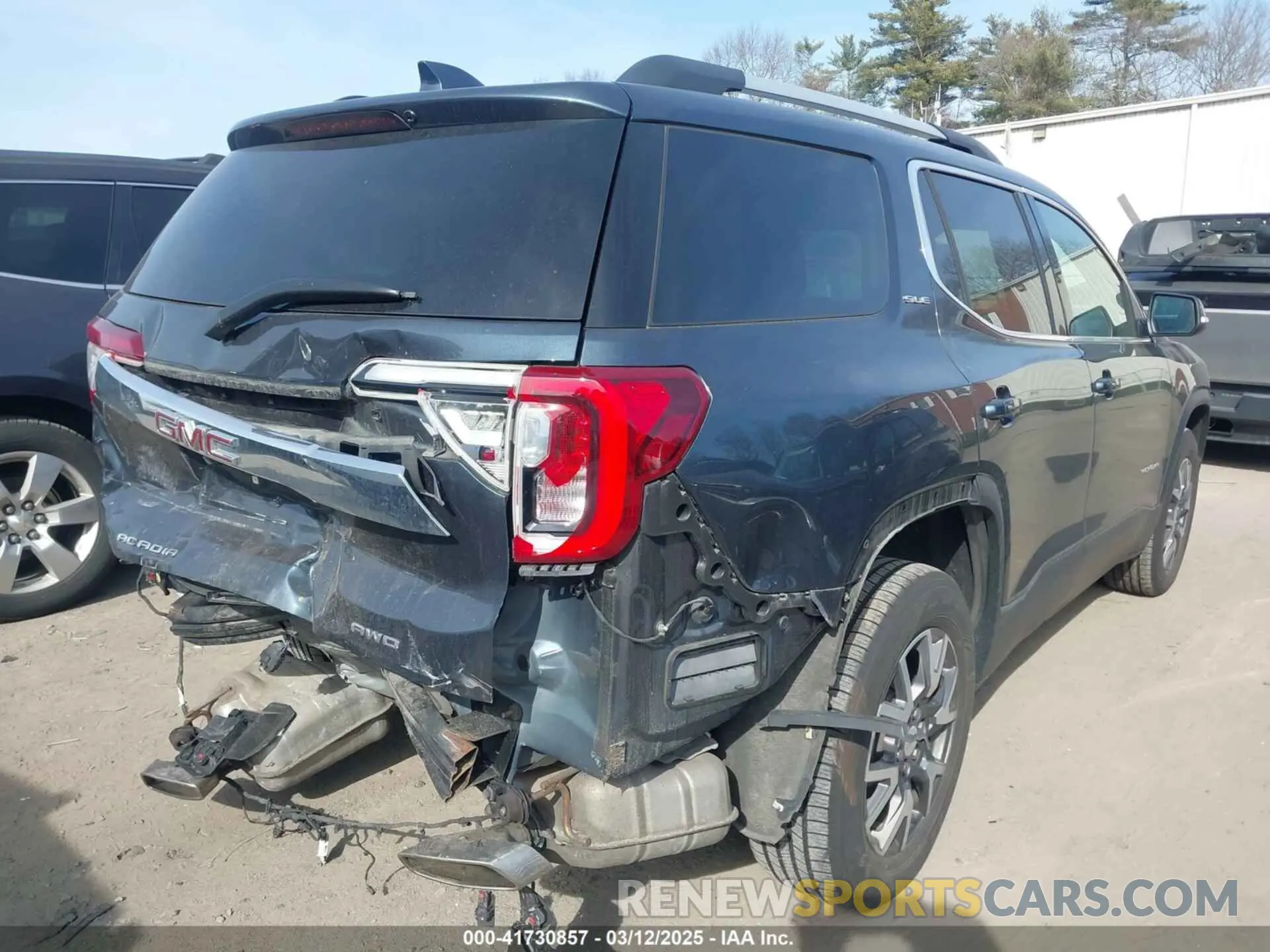 4 Photograph of a damaged car 1GKKNRLS1LZ224345 GMC ACADIA 2020