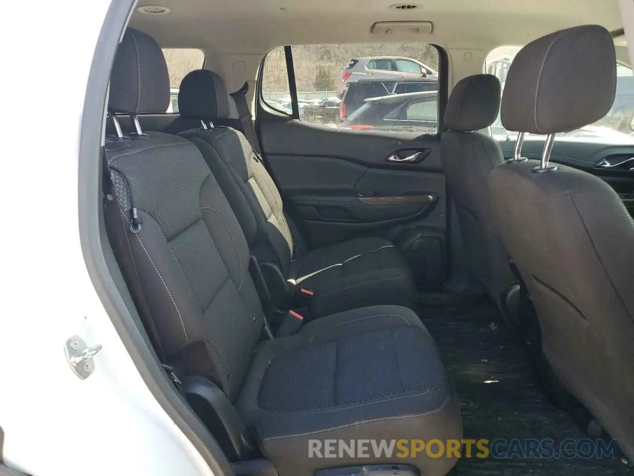 11 Photograph of a damaged car 1GKKNRLS2LZ145945 GMC ACADIA 2020