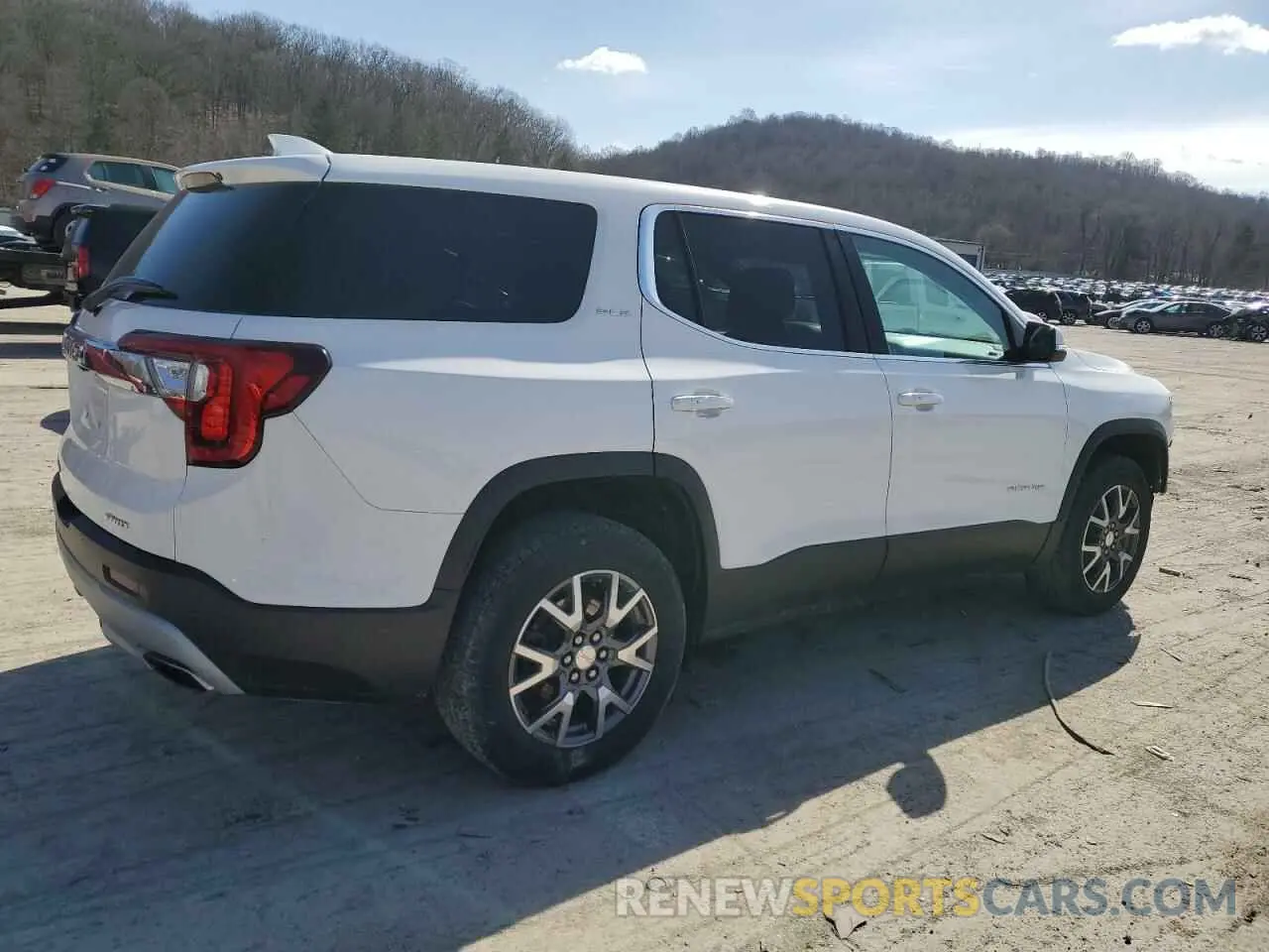 3 Photograph of a damaged car 1GKKNRLS2LZ145945 GMC ACADIA 2020