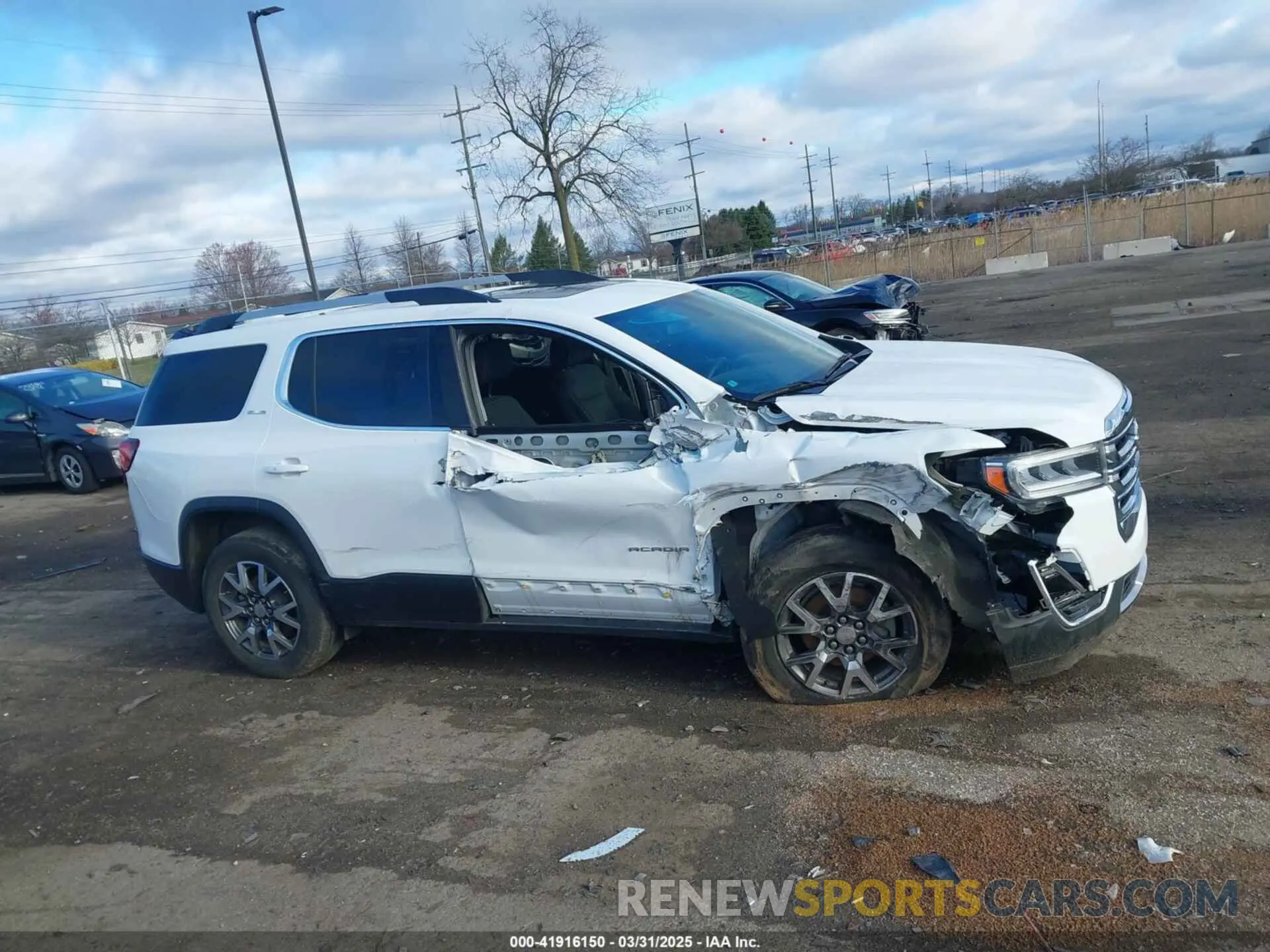13 Photograph of a damaged car 1GKKNRLS3LZ218286 GMC ACADIA 2020