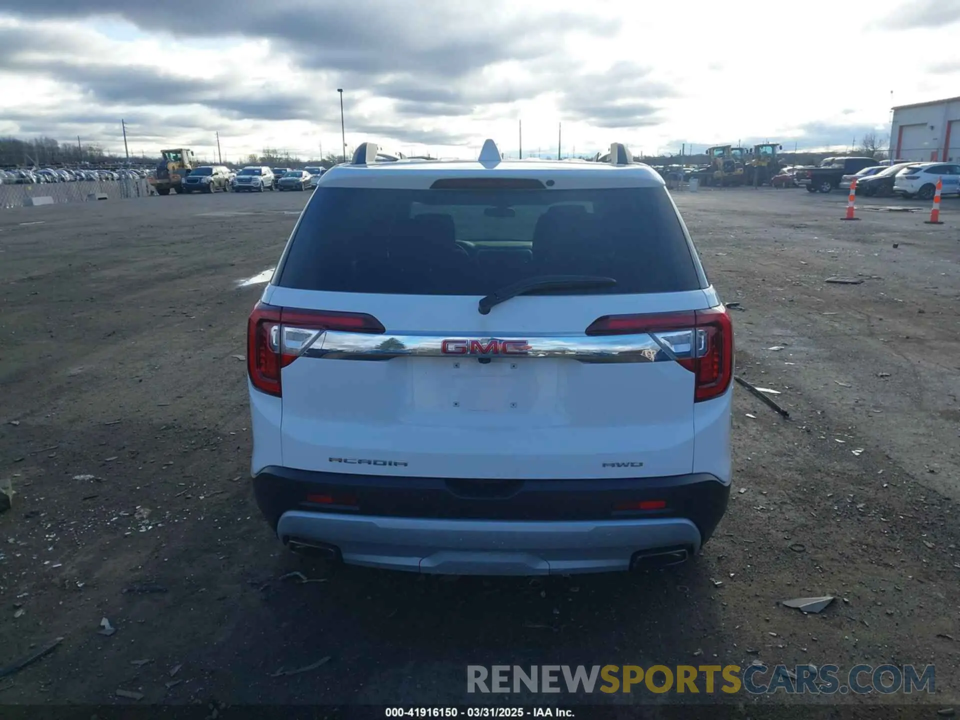 16 Photograph of a damaged car 1GKKNRLS3LZ218286 GMC ACADIA 2020