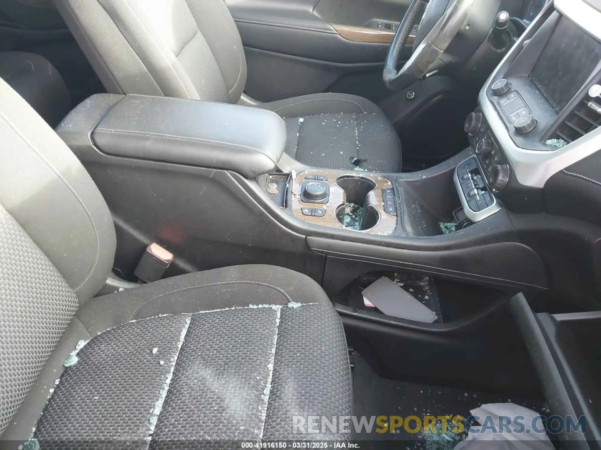 5 Photograph of a damaged car 1GKKNRLS3LZ218286 GMC ACADIA 2020