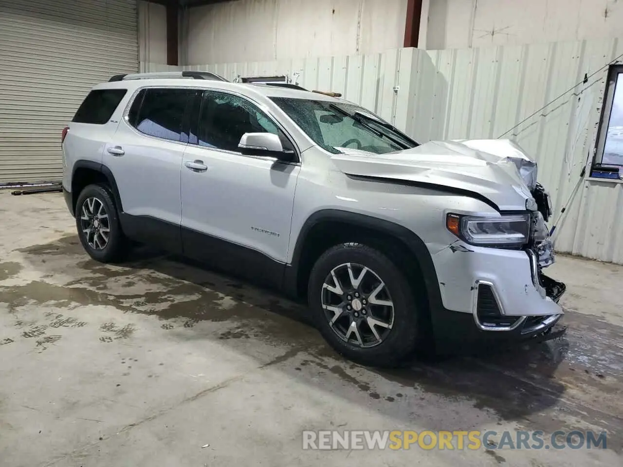 4 Photograph of a damaged car 1GKKNRLS4LZ192717 GMC ACADIA 2020