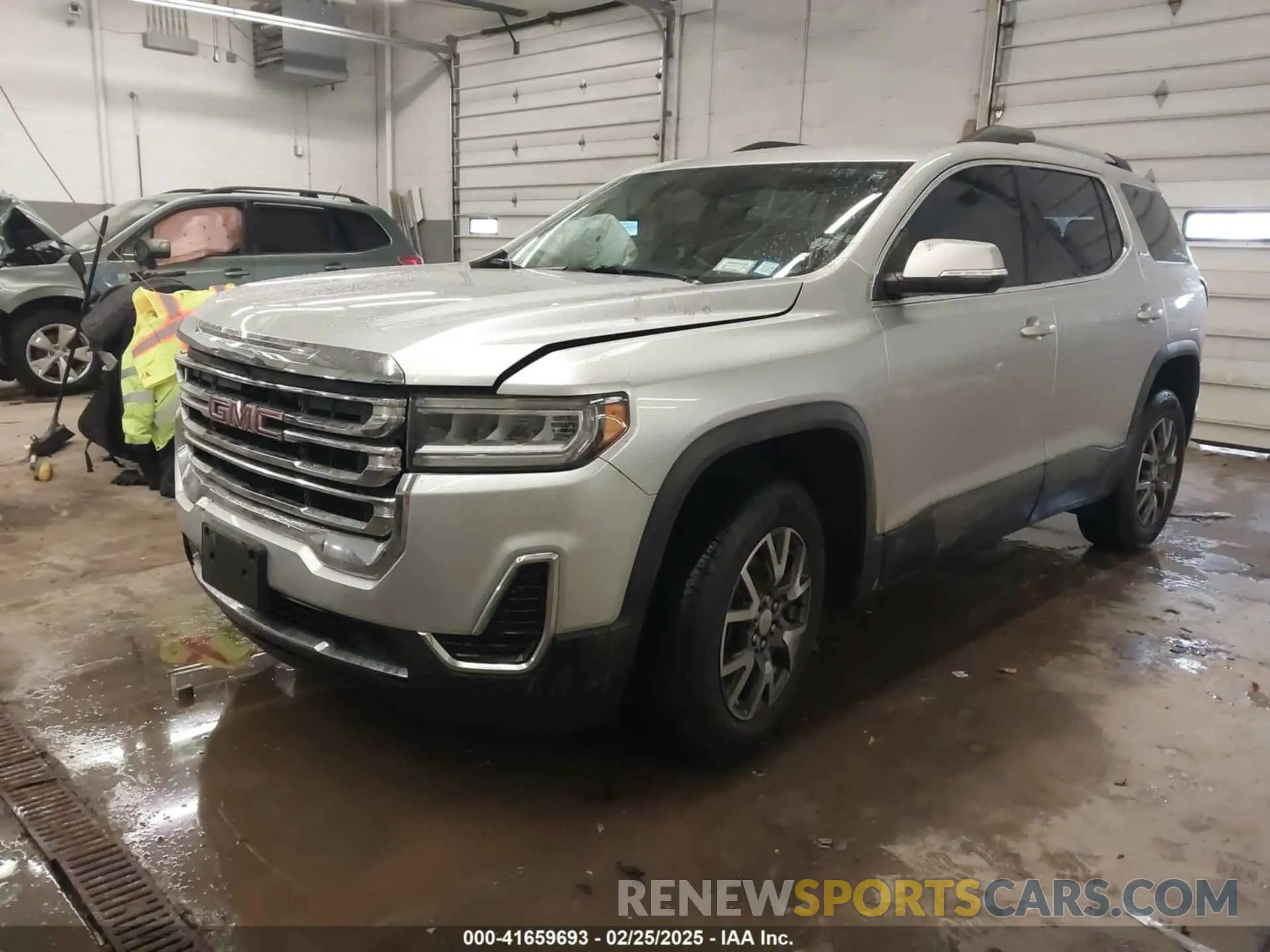2 Photograph of a damaged car 1GKKNRLS6LZ168578 GMC ACADIA 2020
