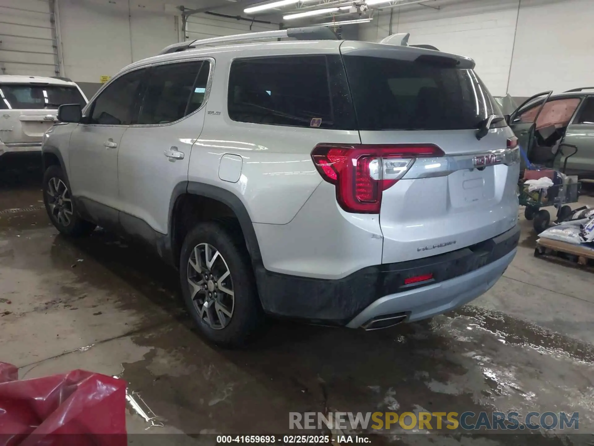 3 Photograph of a damaged car 1GKKNRLS6LZ168578 GMC ACADIA 2020