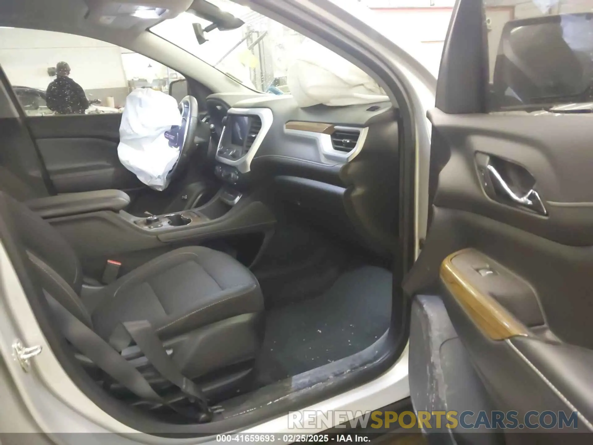 5 Photograph of a damaged car 1GKKNRLS6LZ168578 GMC ACADIA 2020