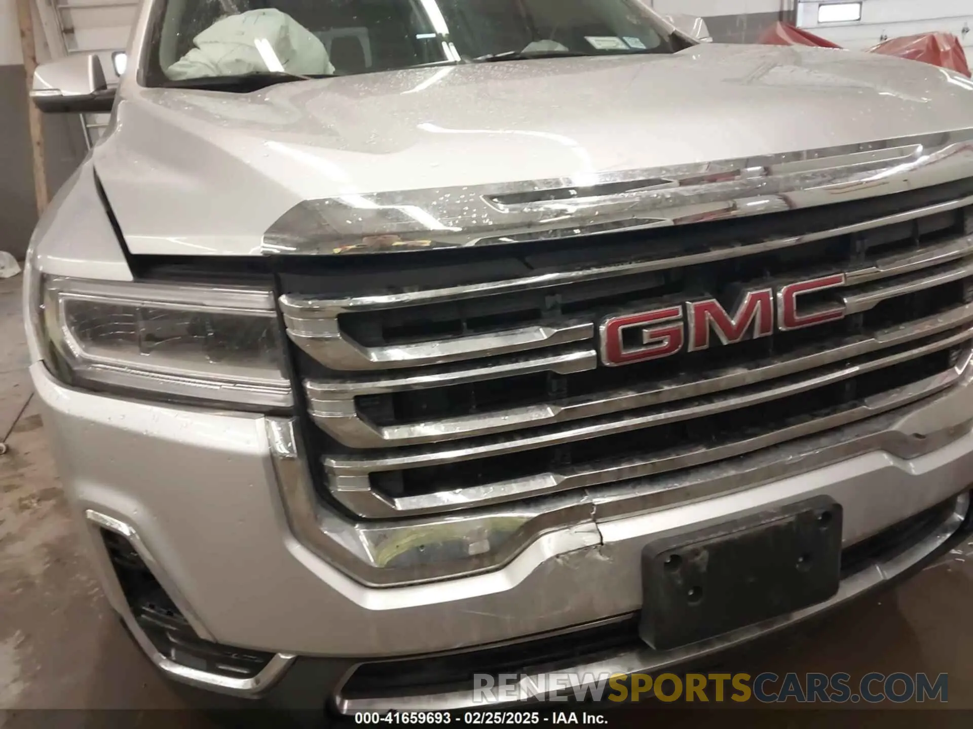 6 Photograph of a damaged car 1GKKNRLS6LZ168578 GMC ACADIA 2020