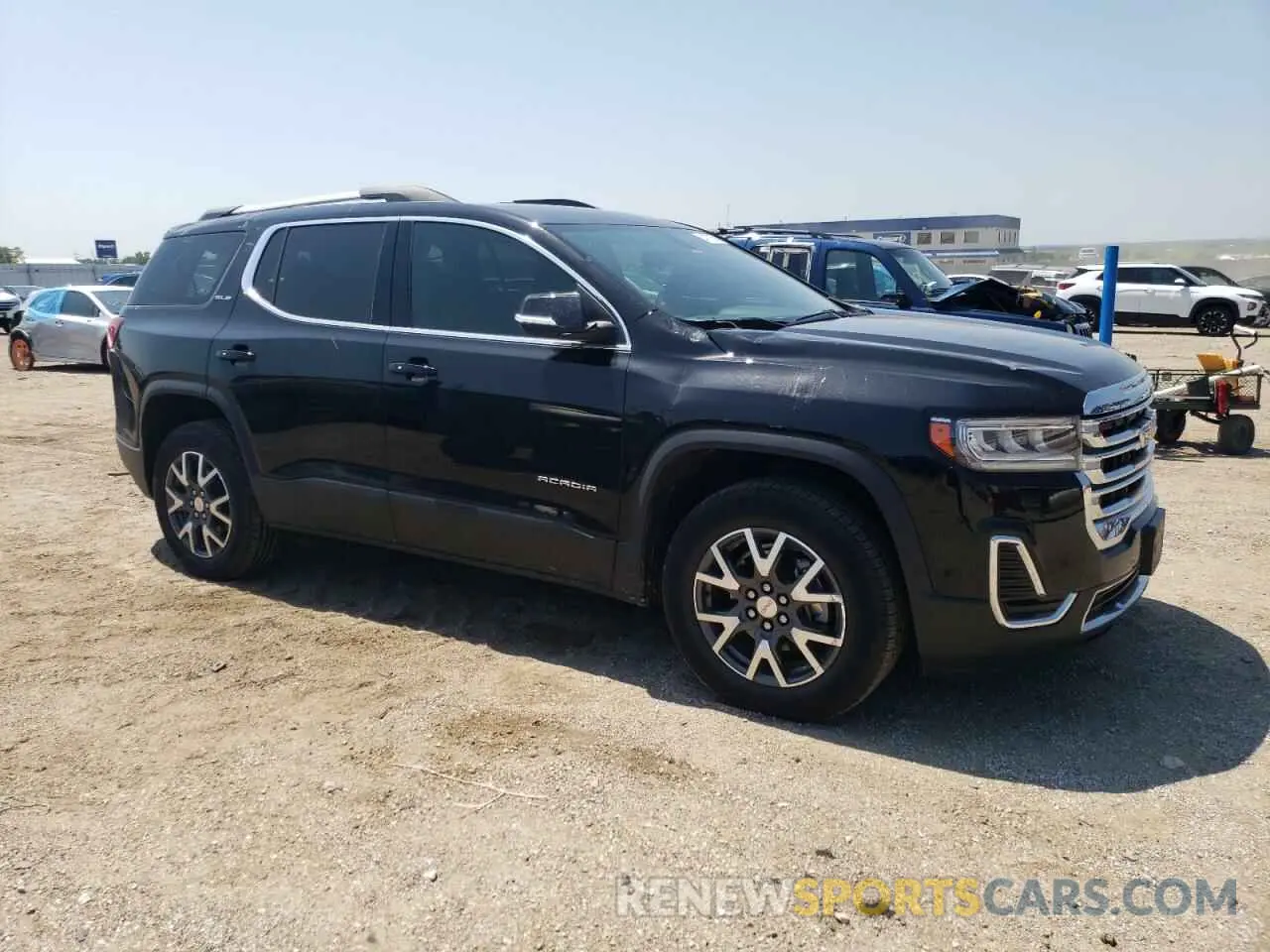 4 Photograph of a damaged car 1GKKNRLS6LZ236460 GMC ACADIA 2020