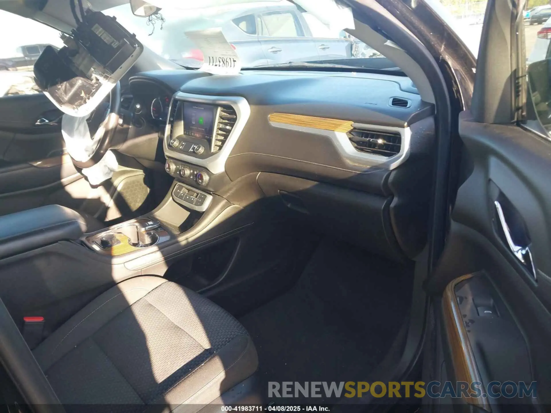 5 Photograph of a damaged car 1GKKNRLS7LZ191772 GMC ACADIA 2020