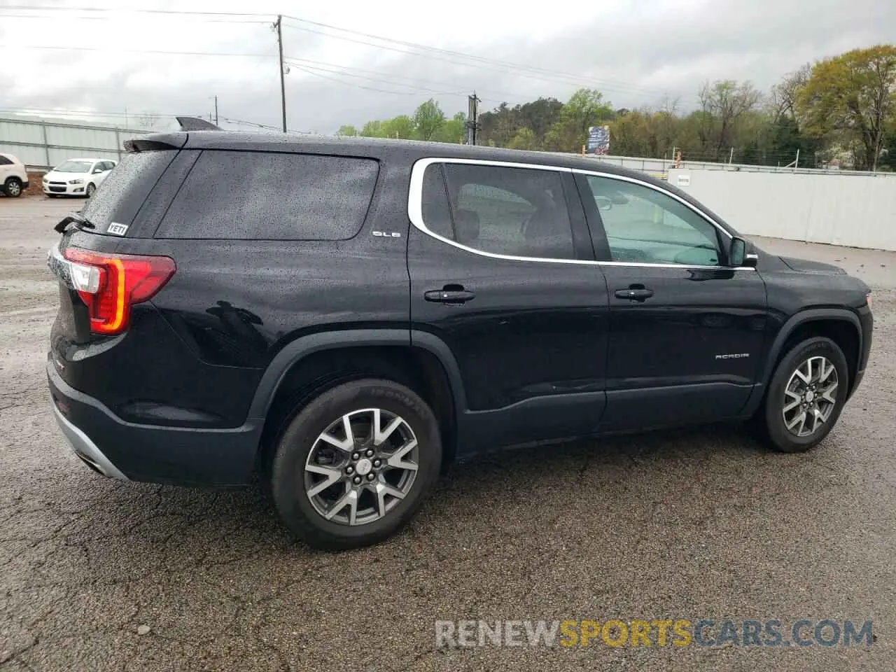 3 Photograph of a damaged car 1GKKNRLS7LZ240632 GMC ACADIA 2020