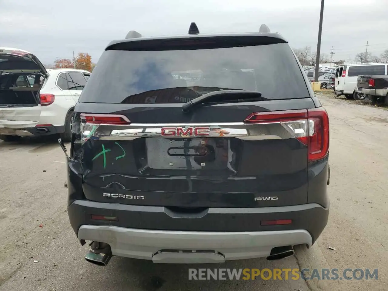 6 Photograph of a damaged car 1GKKNUL41LZ197393 GMC ACADIA 2020
