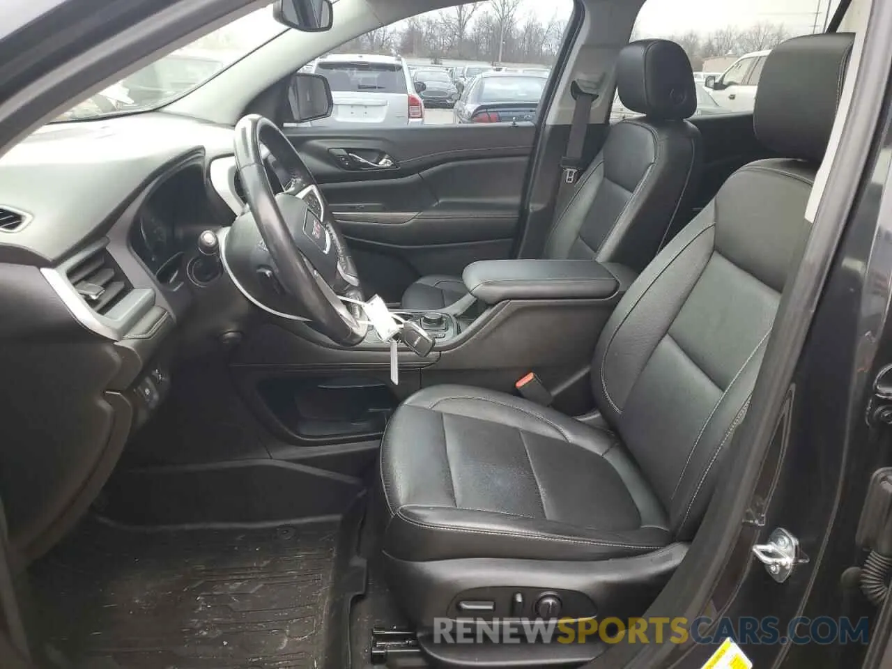 7 Photograph of a damaged car 1GKKNUL41LZ197393 GMC ACADIA 2020