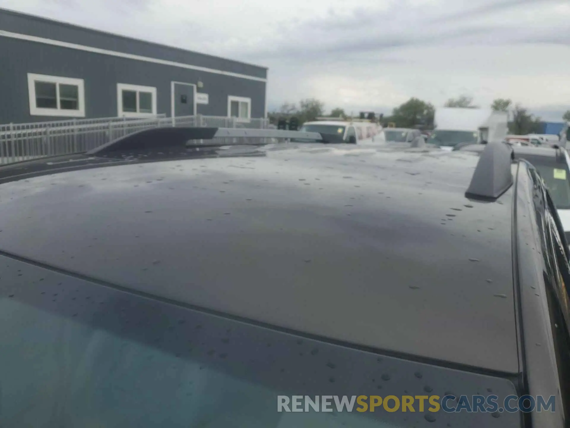 11 Photograph of a damaged car 1GKKNUL44LZ162380 GMC ACADIA 2020