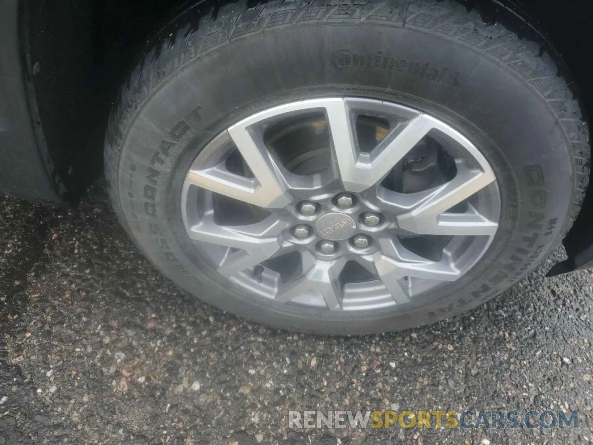 14 Photograph of a damaged car 1GKKNUL44LZ162380 GMC ACADIA 2020