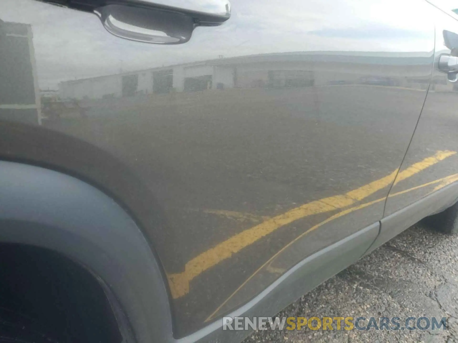 28 Photograph of a damaged car 1GKKNUL44LZ162380 GMC ACADIA 2020