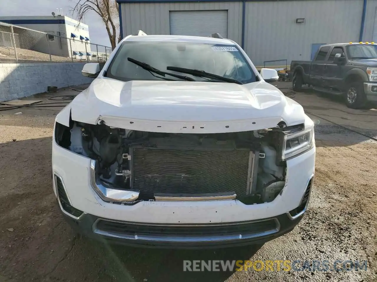5 Photograph of a damaged car 1GKKNUL46LZ197101 GMC ACADIA 2020