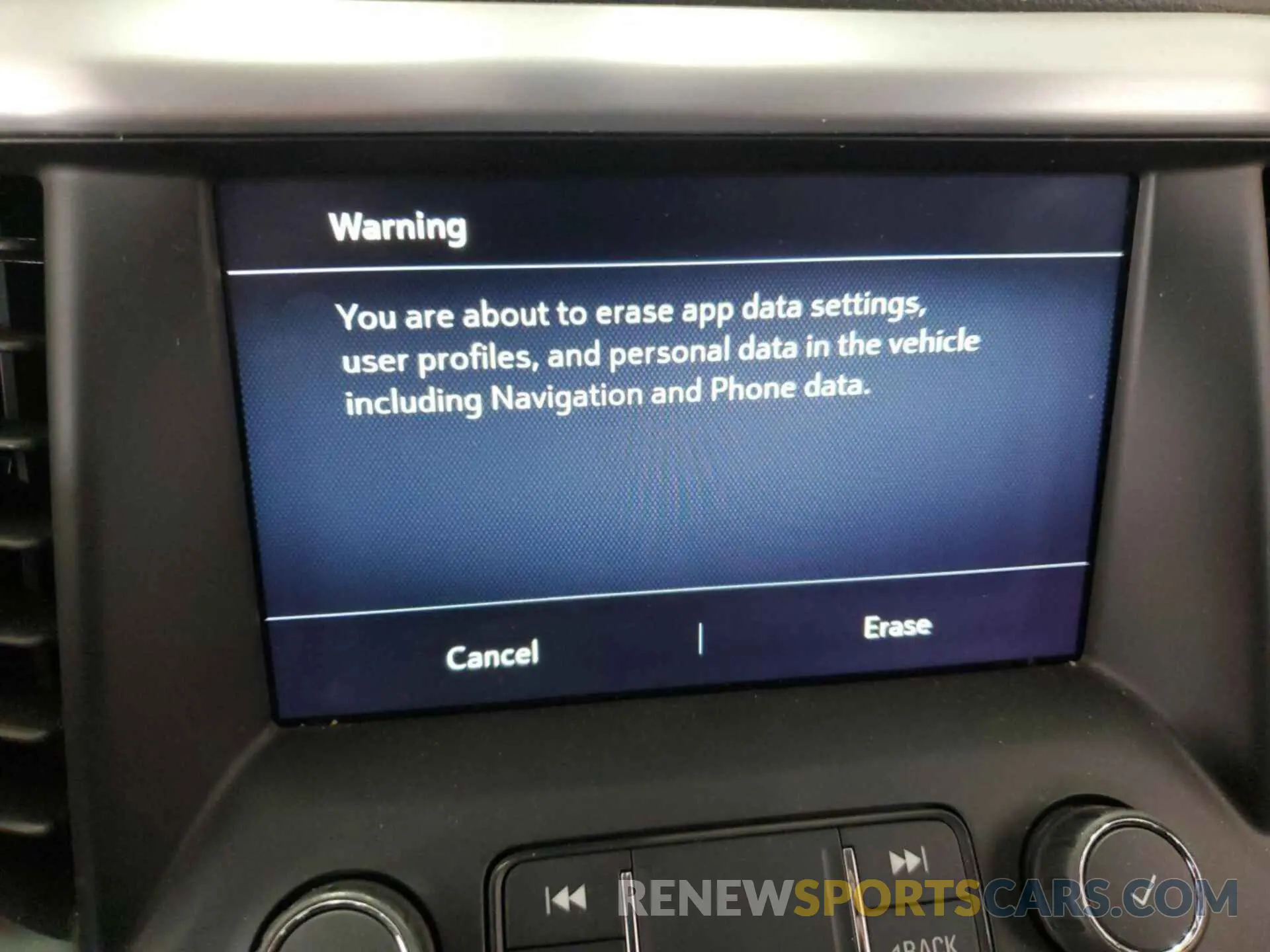 15 Photograph of a damaged car 1GKKNUL46LZ226628 GMC ACADIA 2020