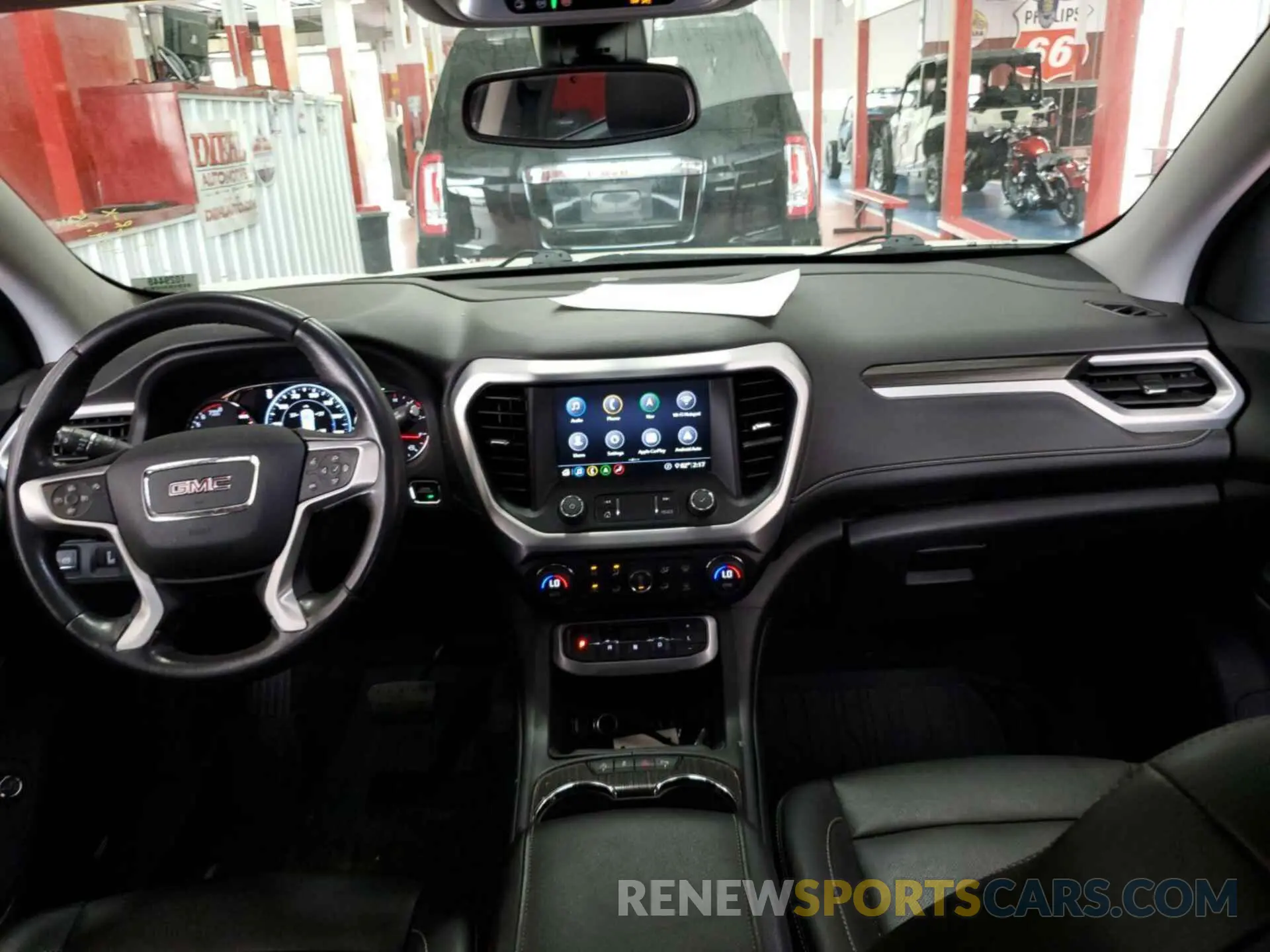 25 Photograph of a damaged car 1GKKNUL46LZ226628 GMC ACADIA 2020