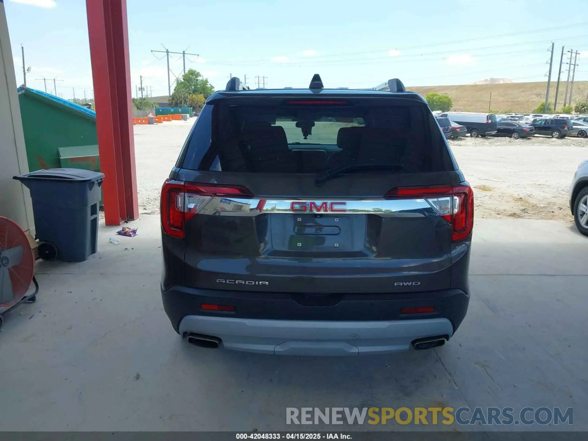 16 Photograph of a damaged car 1GKKNULS1LZ106637 GMC ACADIA 2020