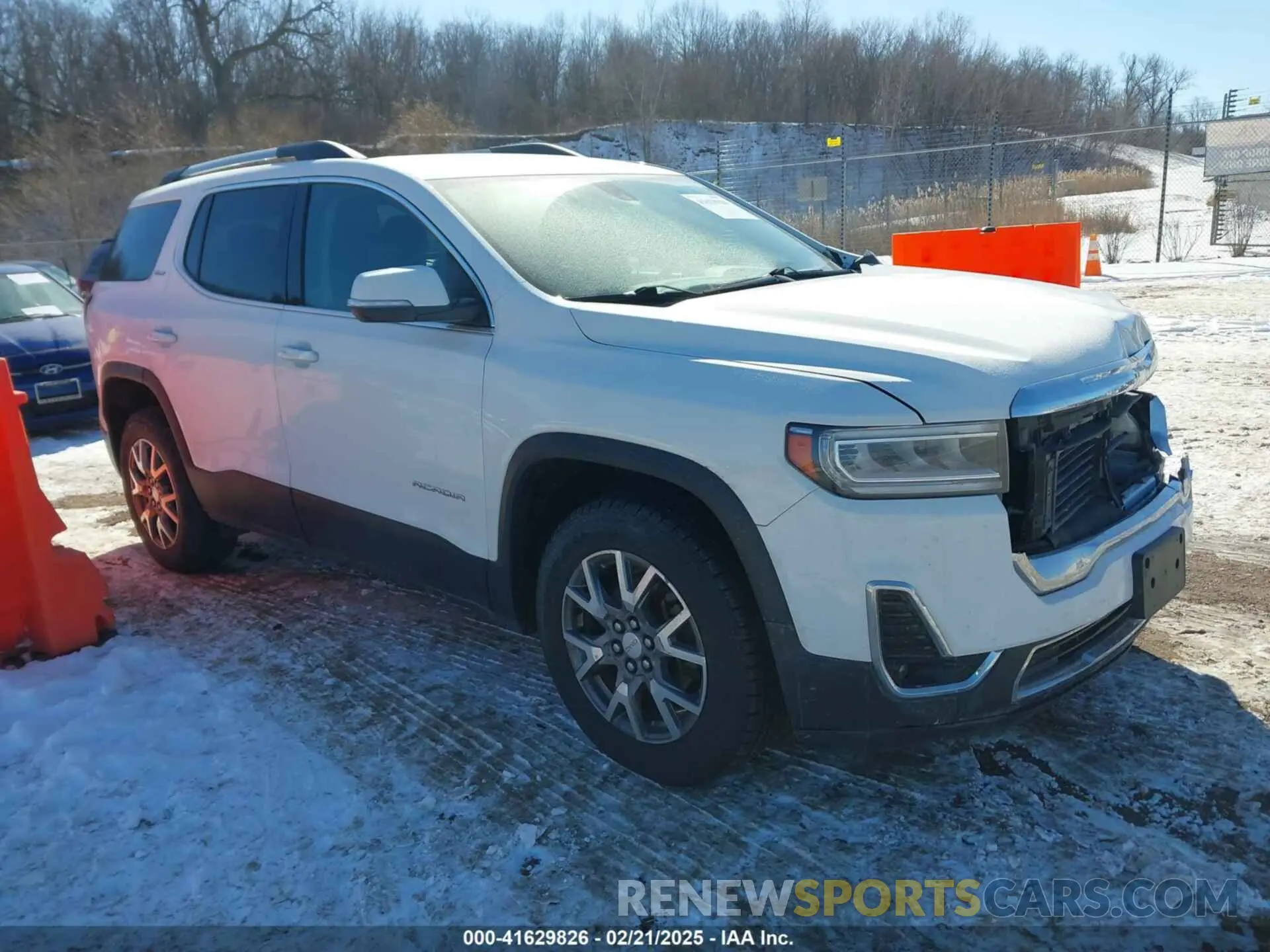 1 Photograph of a damaged car 1GKKNULS1LZ147754 GMC ACADIA 2020