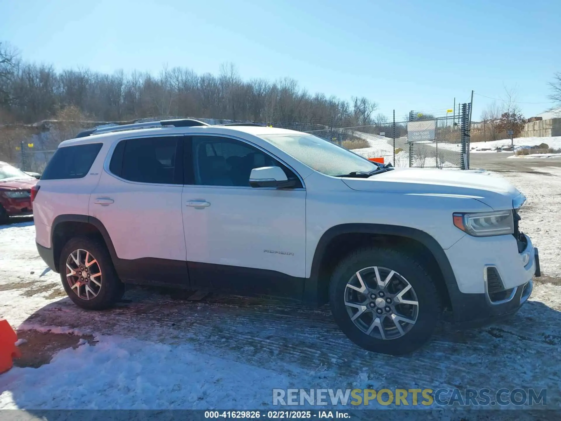 14 Photograph of a damaged car 1GKKNULS1LZ147754 GMC ACADIA 2020