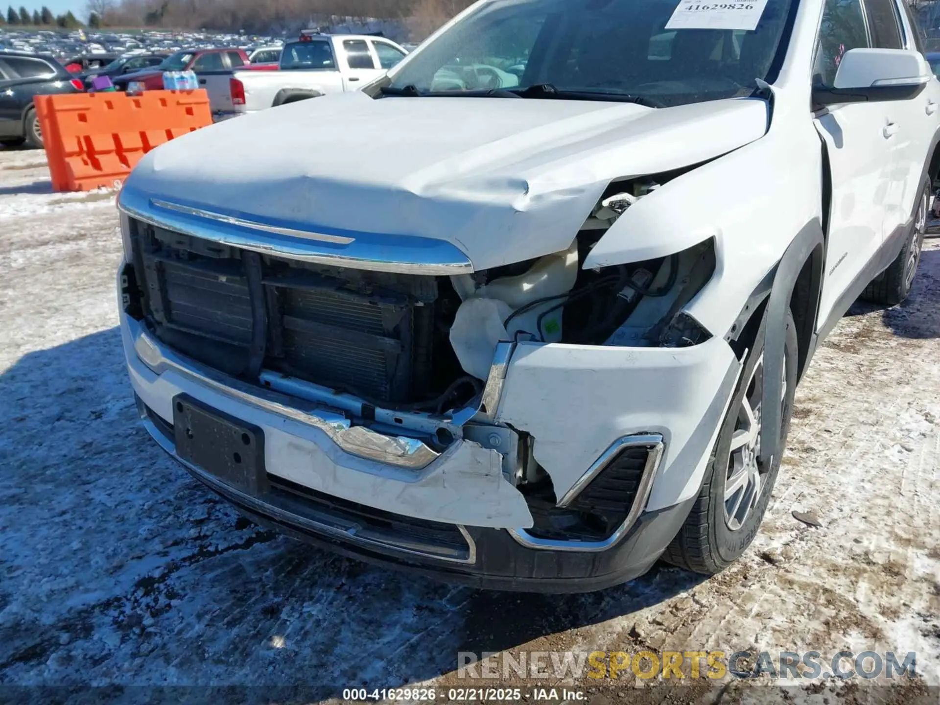 18 Photograph of a damaged car 1GKKNULS1LZ147754 GMC ACADIA 2020