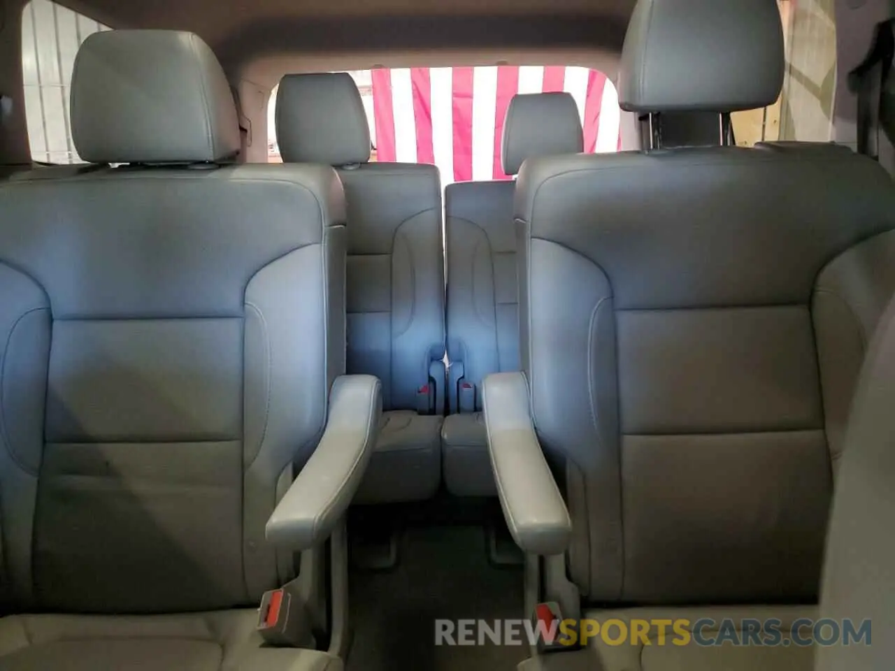 10 Photograph of a damaged car 1GKKNULS1LZ151707 GMC ACADIA 2020