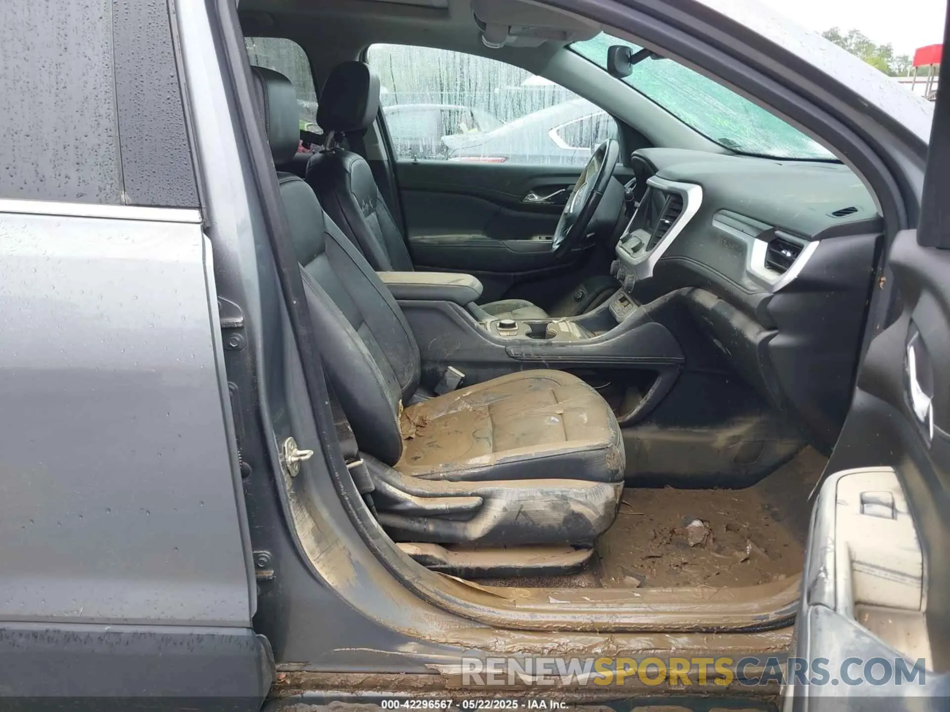 5 Photograph of a damaged car 1GKKNULS2LZ177801 GMC ACADIA 2020