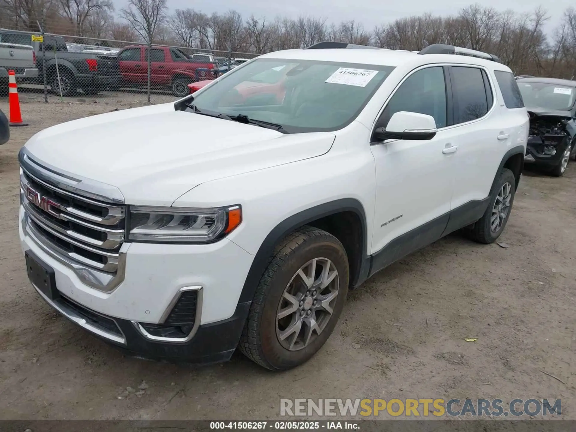 2 Photograph of a damaged car 1GKKNULS3LZ137372 GMC ACADIA 2020