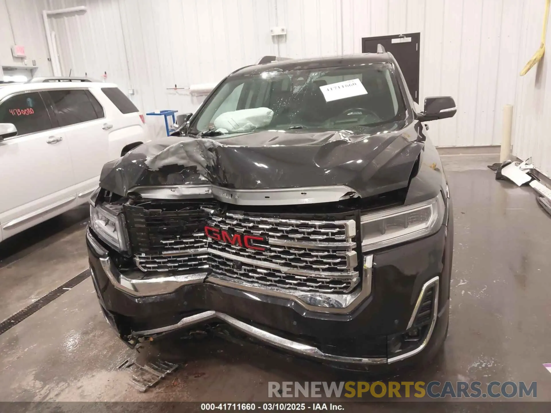13 Photograph of a damaged car 1GKKNULS4LZ160546 GMC ACADIA 2020