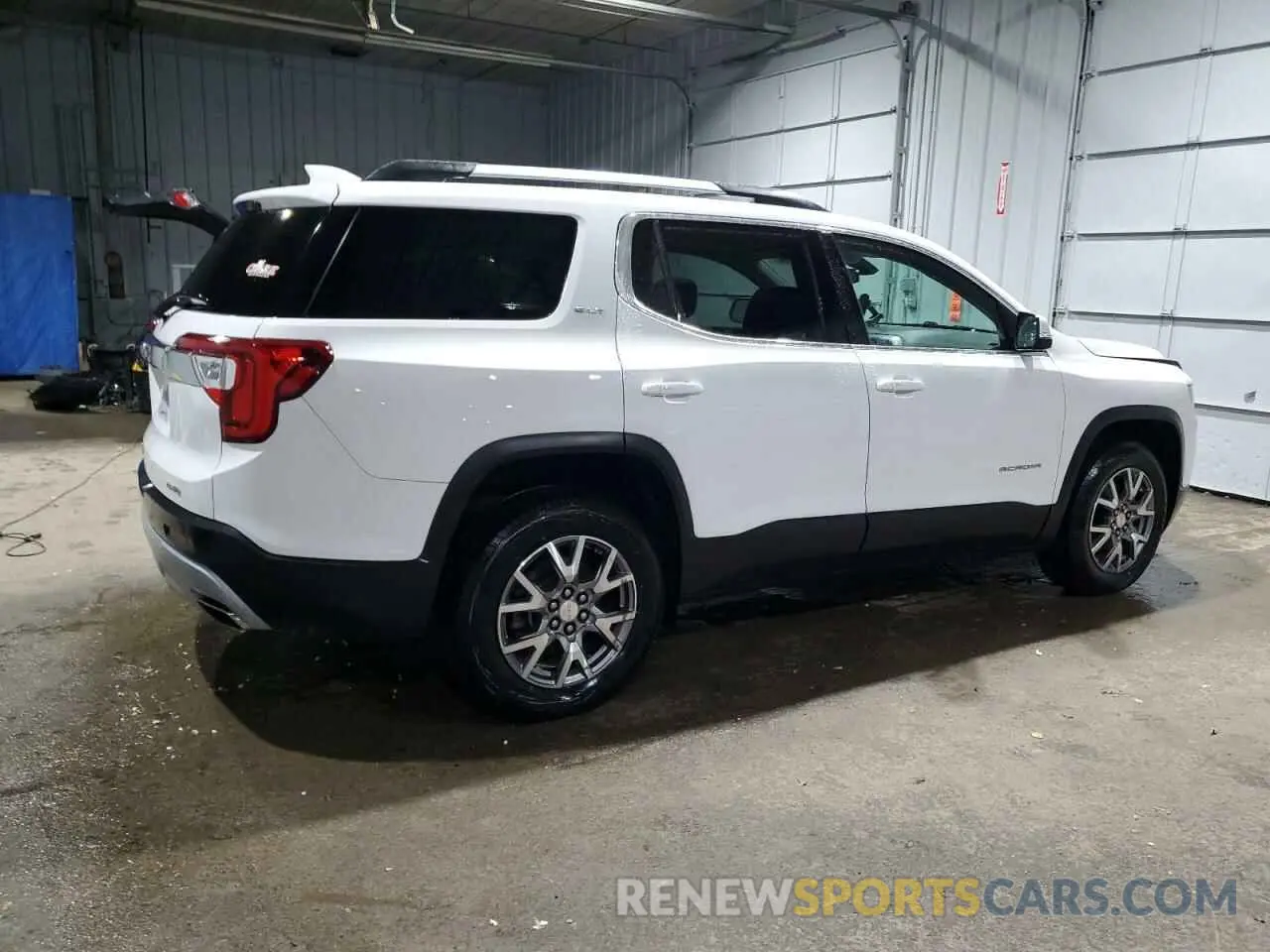 3 Photograph of a damaged car 1GKKNULS4LZ199606 GMC ACADIA 2020
