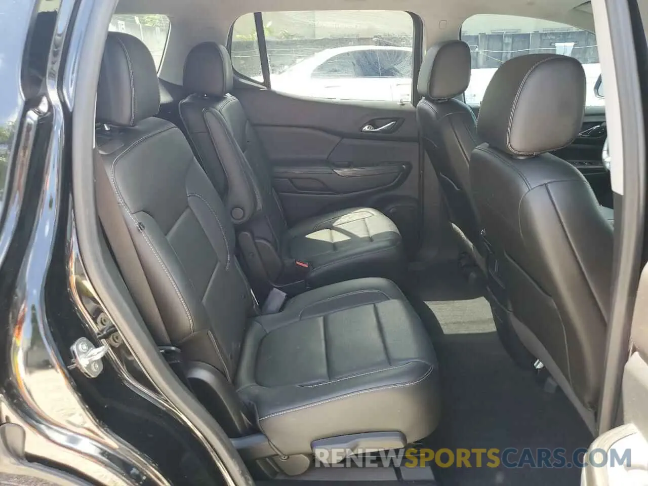 11 Photograph of a damaged car 1GKKNULS4LZ208174 GMC ACADIA 2020