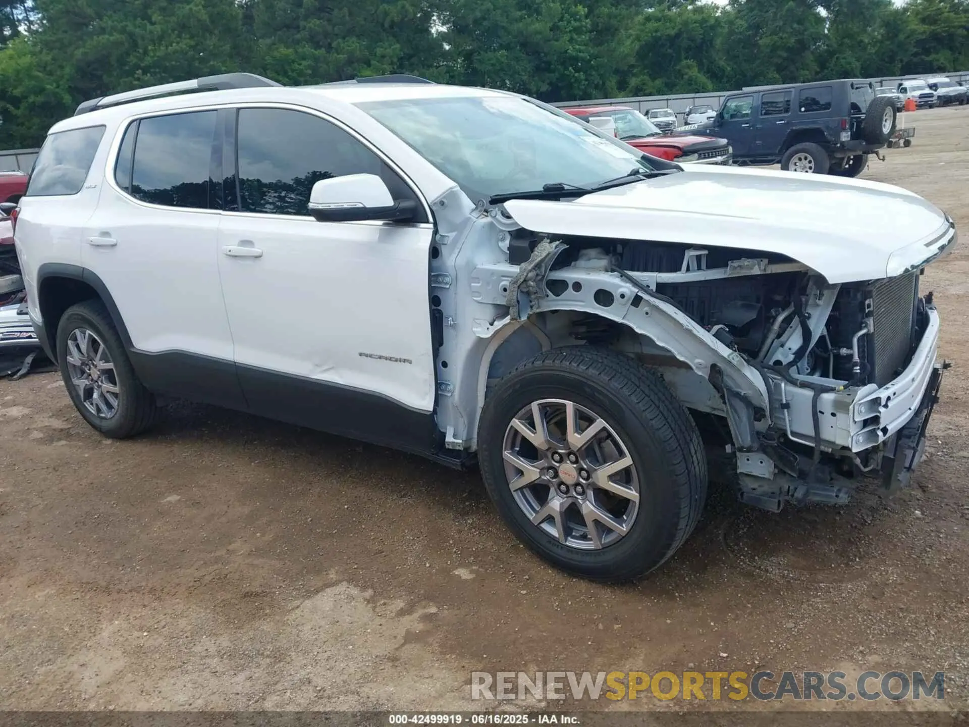 1 Photograph of a damaged car 1GKKNULS5LZ200276 GMC ACADIA 2020