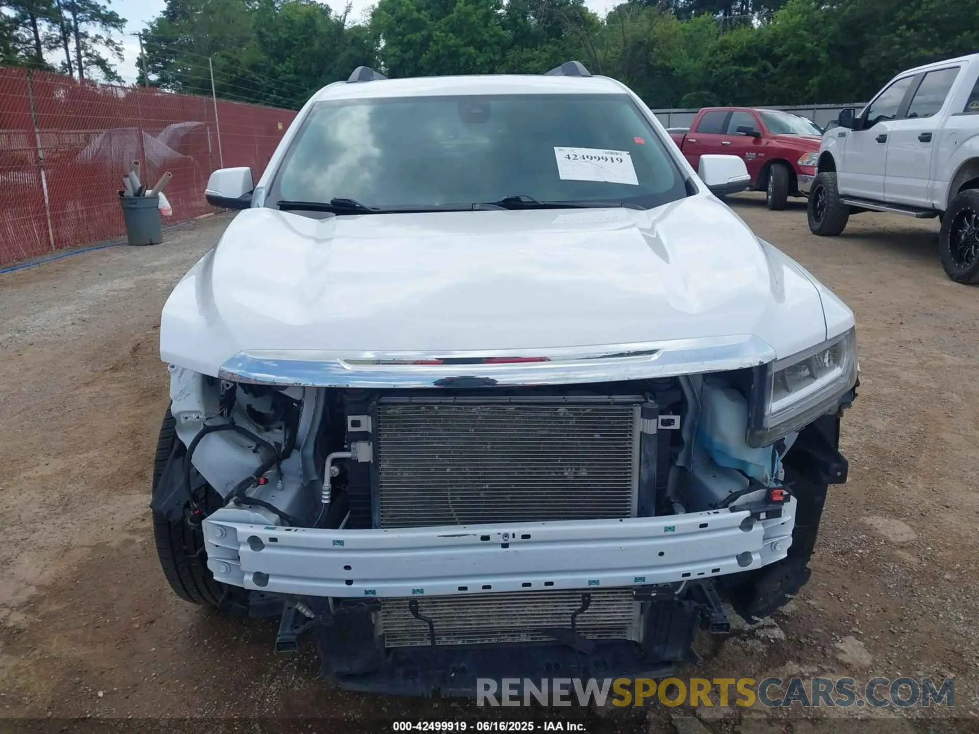 6 Photograph of a damaged car 1GKKNULS5LZ200276 GMC ACADIA 2020