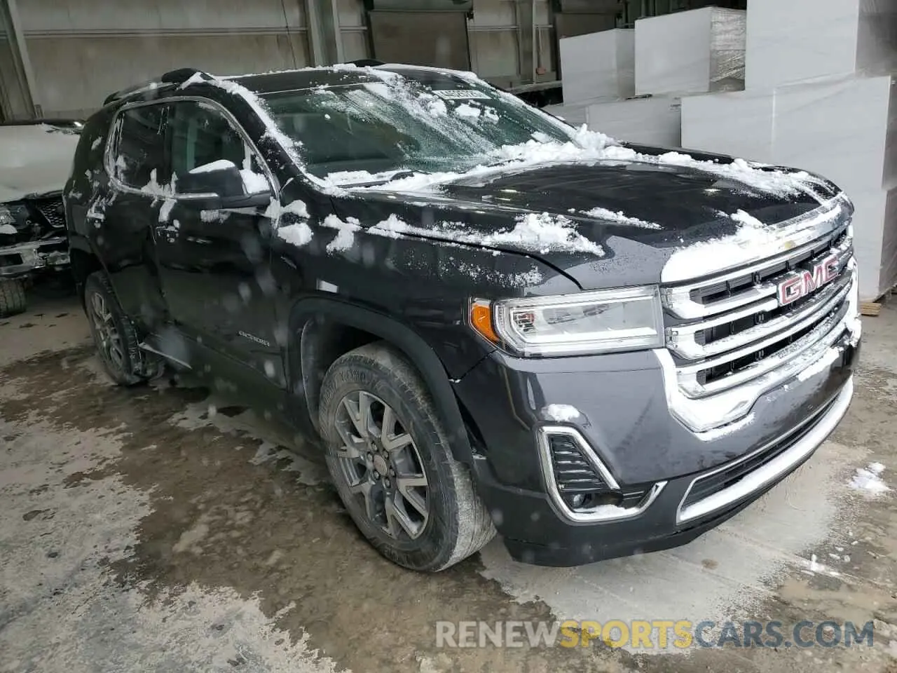 4 Photograph of a damaged car 1GKKNULS6LZ132957 GMC ACADIA 2020