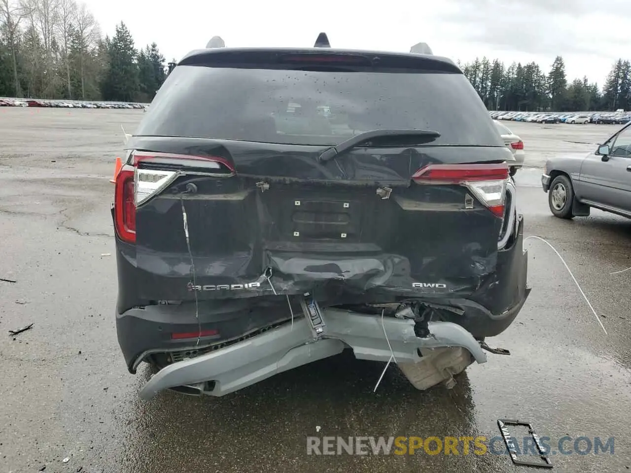 6 Photograph of a damaged car 1GKKNULS6LZ182791 GMC ACADIA 2020