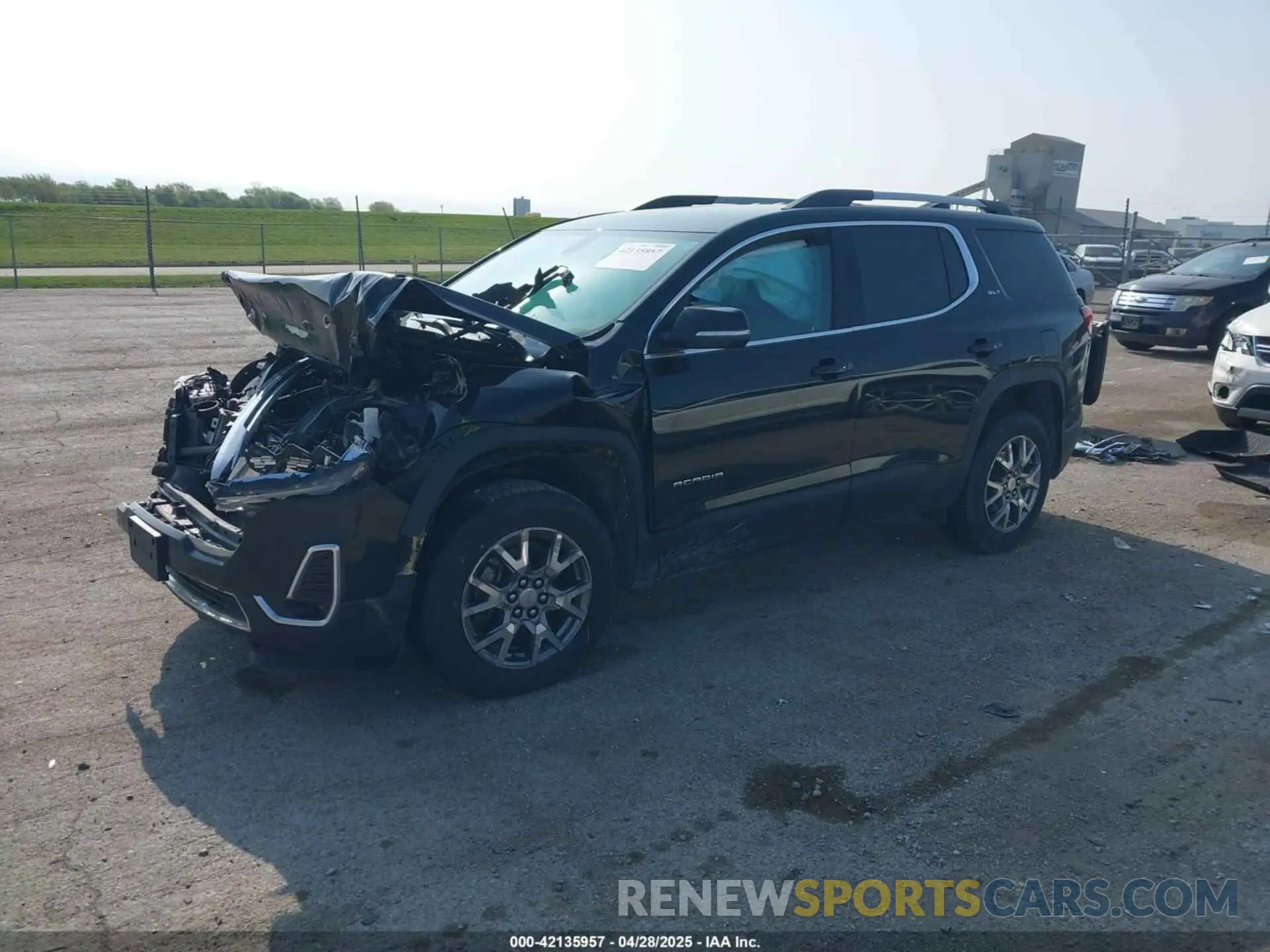 2 Photograph of a damaged car 1GKKNULS8LZ154507 GMC ACADIA 2020