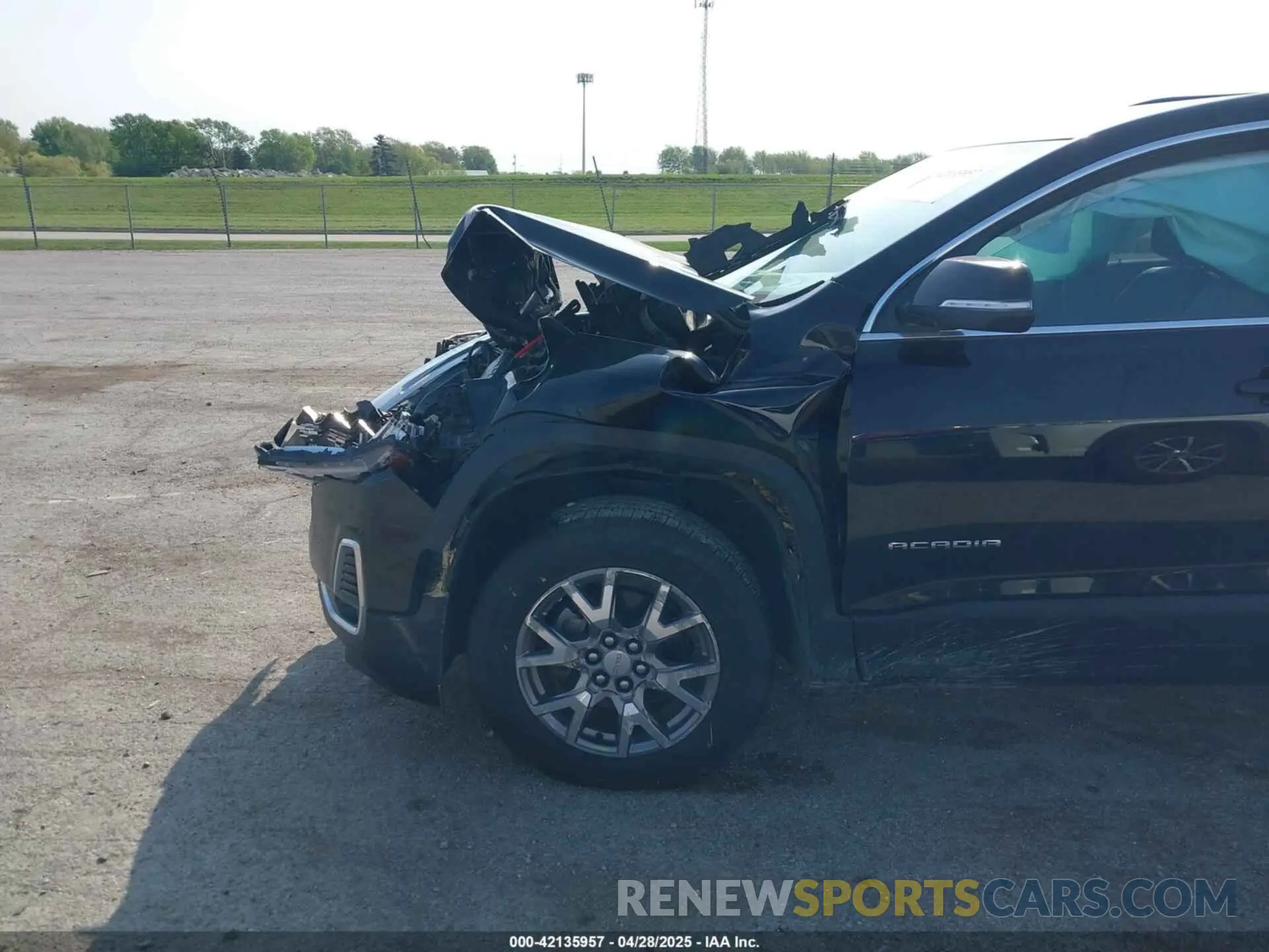 6 Photograph of a damaged car 1GKKNULS8LZ154507 GMC ACADIA 2020