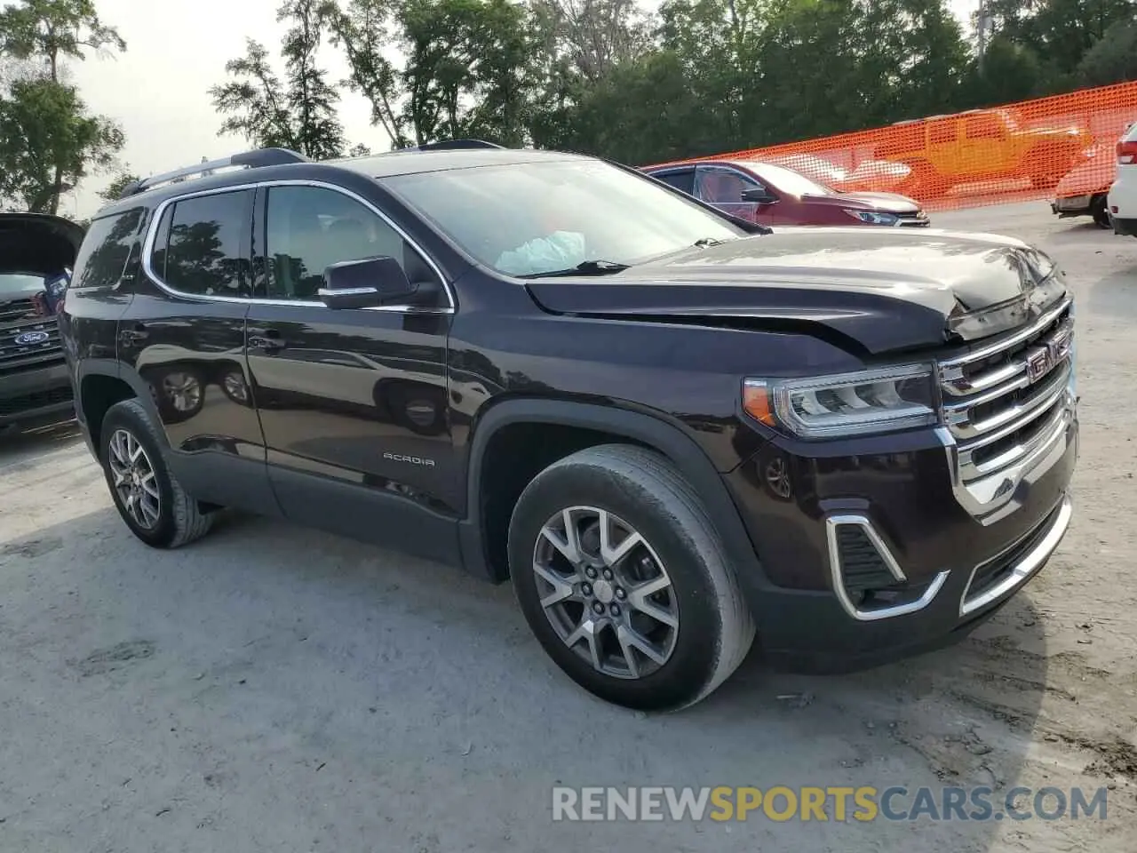 4 Photograph of a damaged car 1GKKNULS8LZ208369 GMC ACADIA 2020