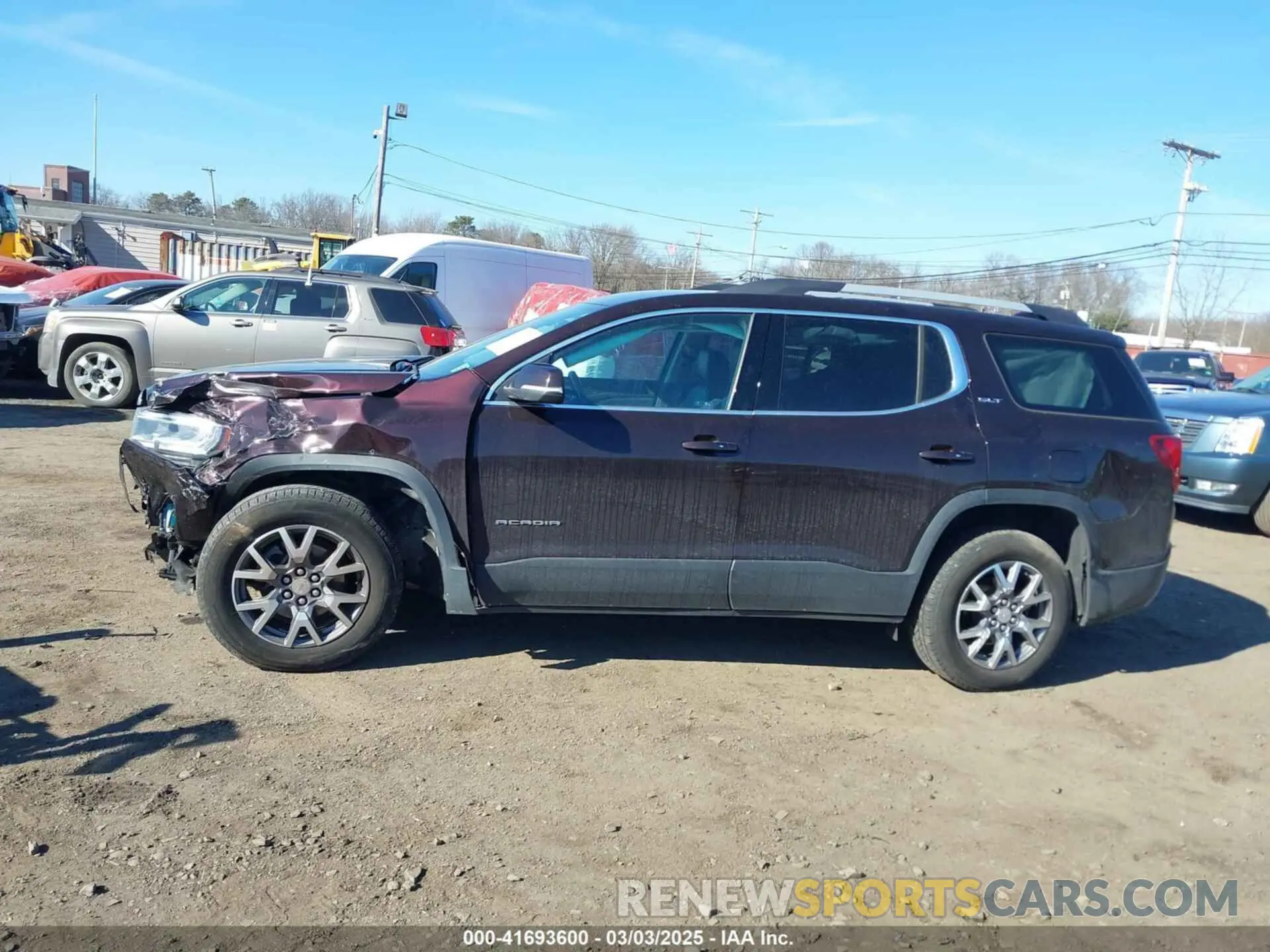 14 Photograph of a damaged car 1GKKNULS9LZ114131 GMC ACADIA 2020