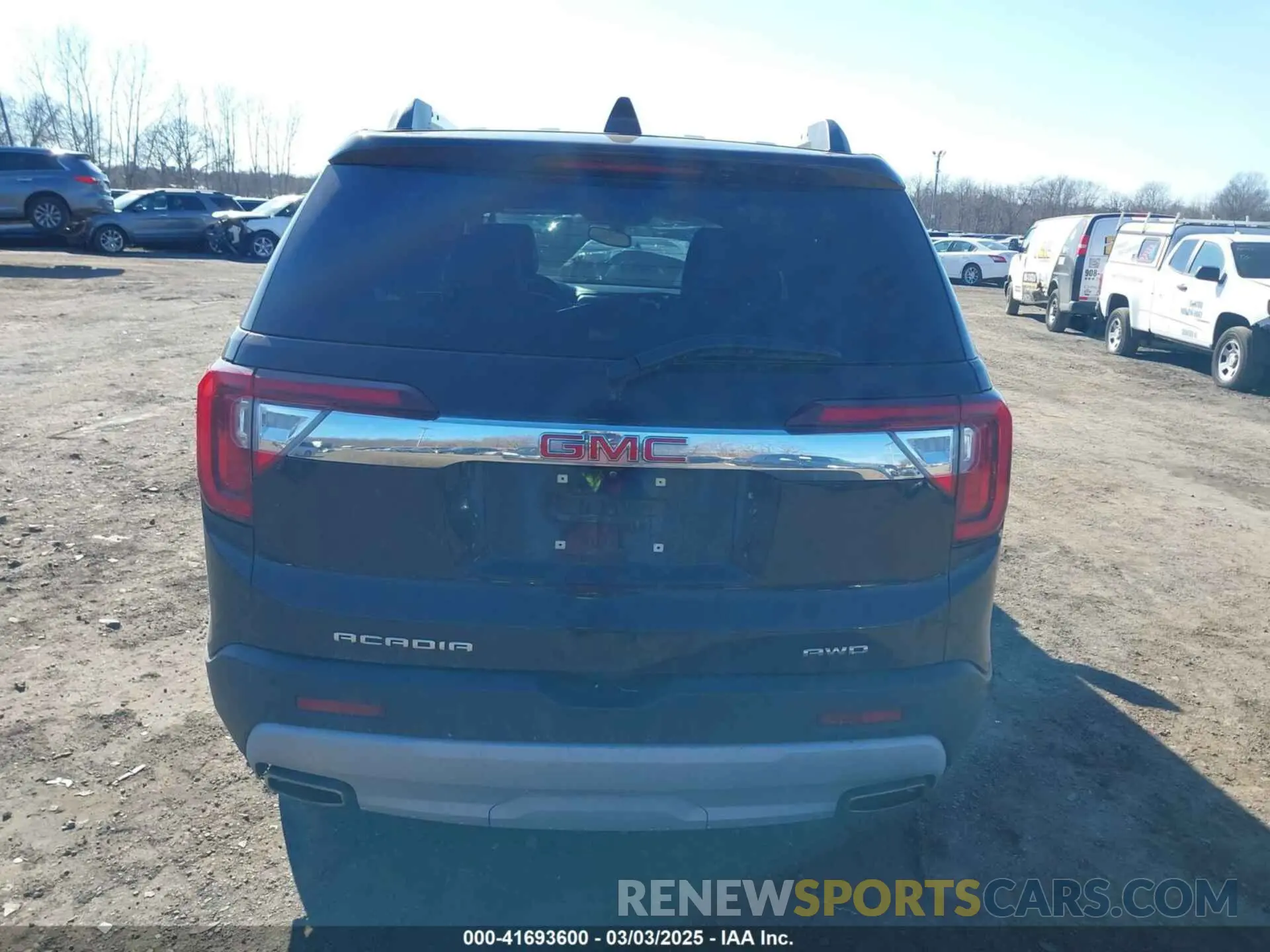 16 Photograph of a damaged car 1GKKNULS9LZ114131 GMC ACADIA 2020