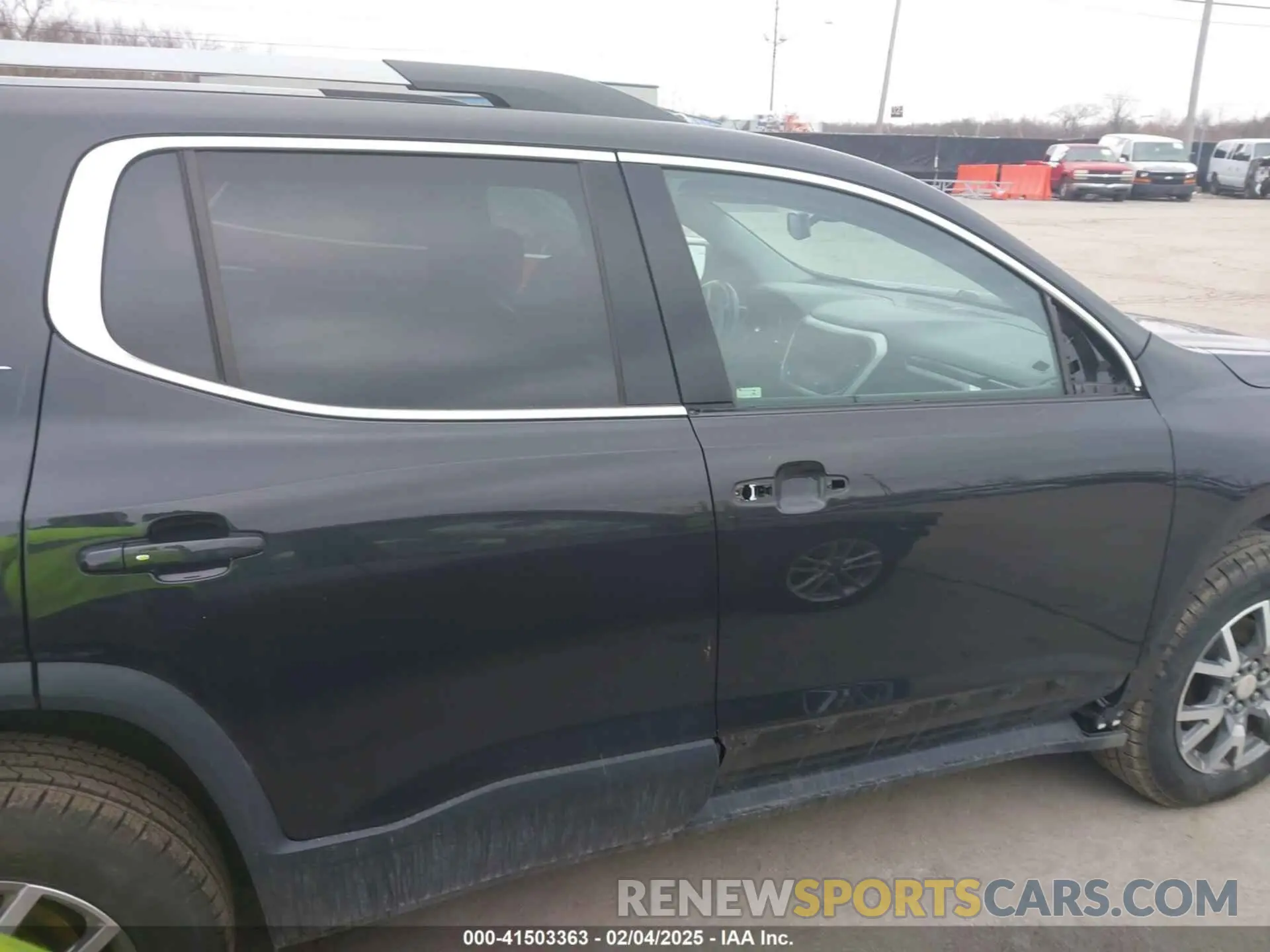 14 Photograph of a damaged car 1GKKNULS9LZ160798 GMC ACADIA 2020
